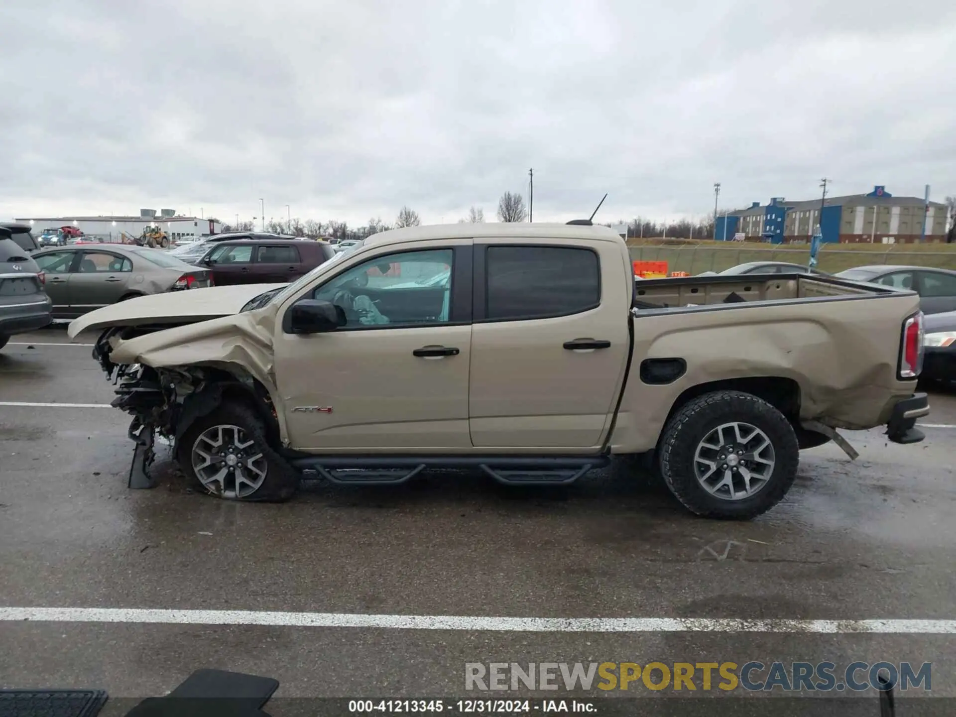 14 Photograph of a damaged car 1GTG6FEN0N1334129 GMC CANYON 2022