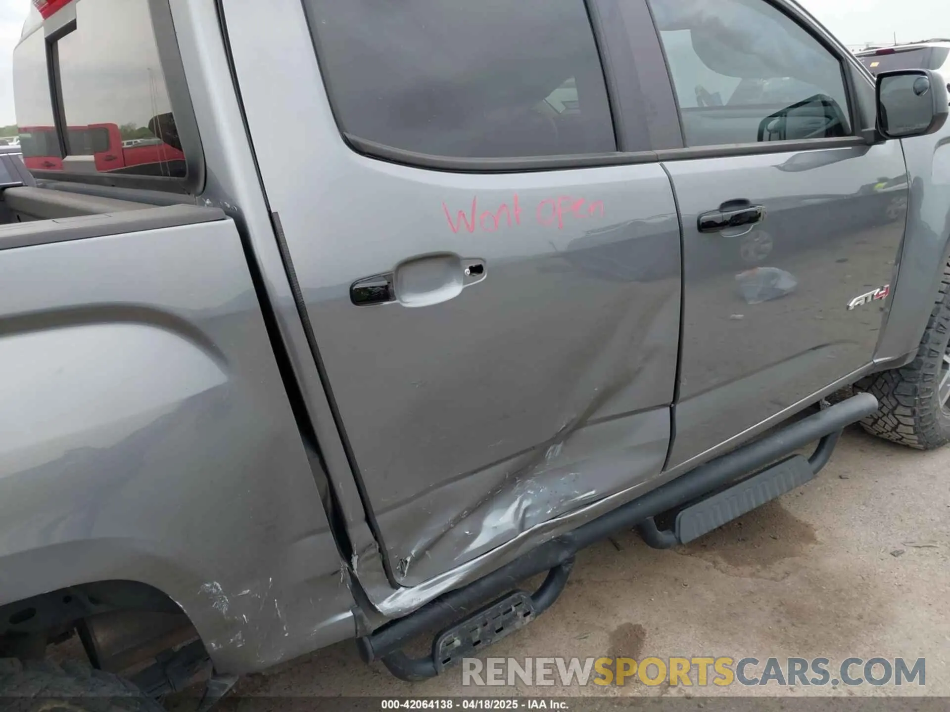 6 Photograph of a damaged car 1GTG6FEN1N1151760 GMC CANYON 2022