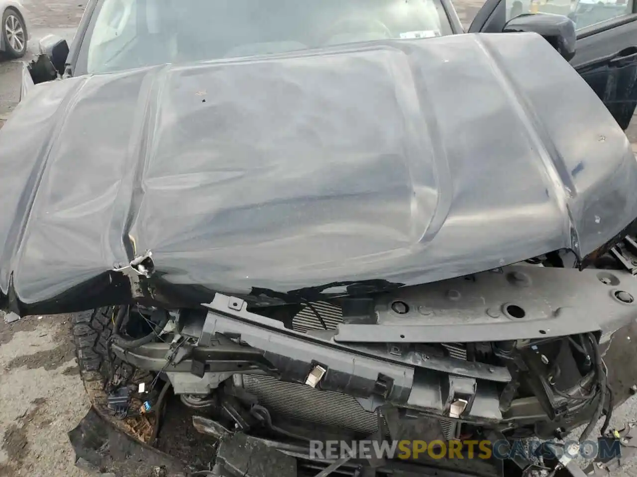 11 Photograph of a damaged car 1GTG6FEN7N1293630 GMC CANYON 2022