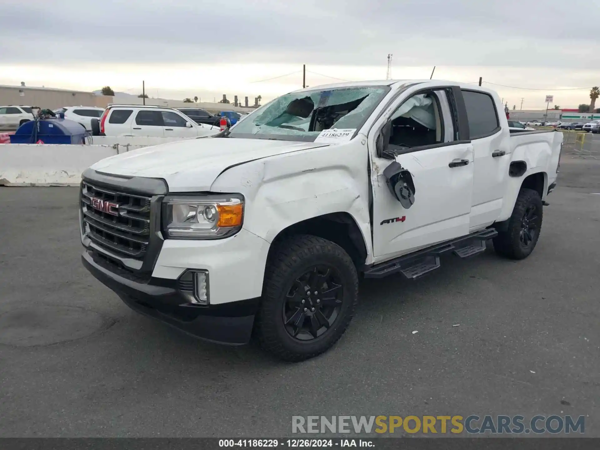 2 Photograph of a damaged car 1GTG6FEN9N1109630 GMC CANYON 2022