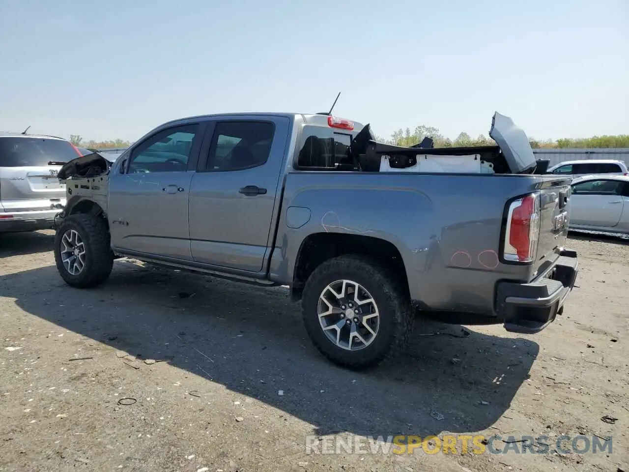 2 Photograph of a damaged car 1GTG6FEN9N1305549 GMC CANYON 2022