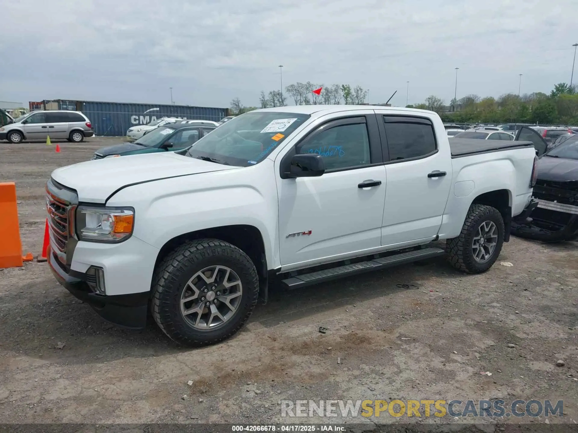 14 Photograph of a damaged car 1GTG6FEN9N1330466 GMC CANYON 2022