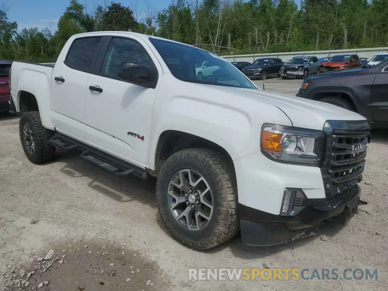 4 Photograph of a damaged car 1GTG6FENXN1155791 GMC CANYON 2022