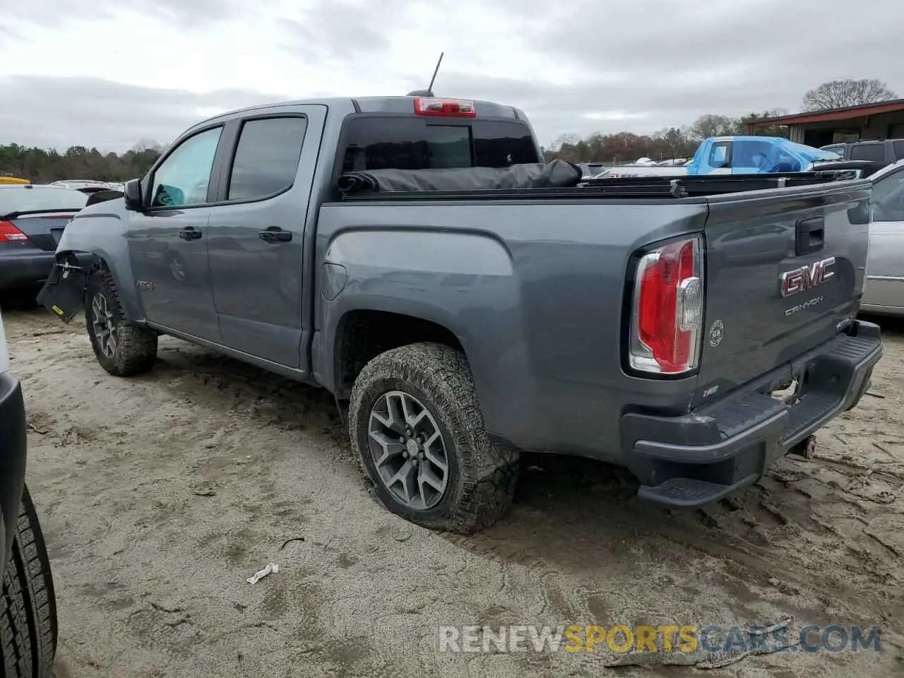 2 Photograph of a damaged car 1GTG6FENXN1274389 GMC CANYON 2022