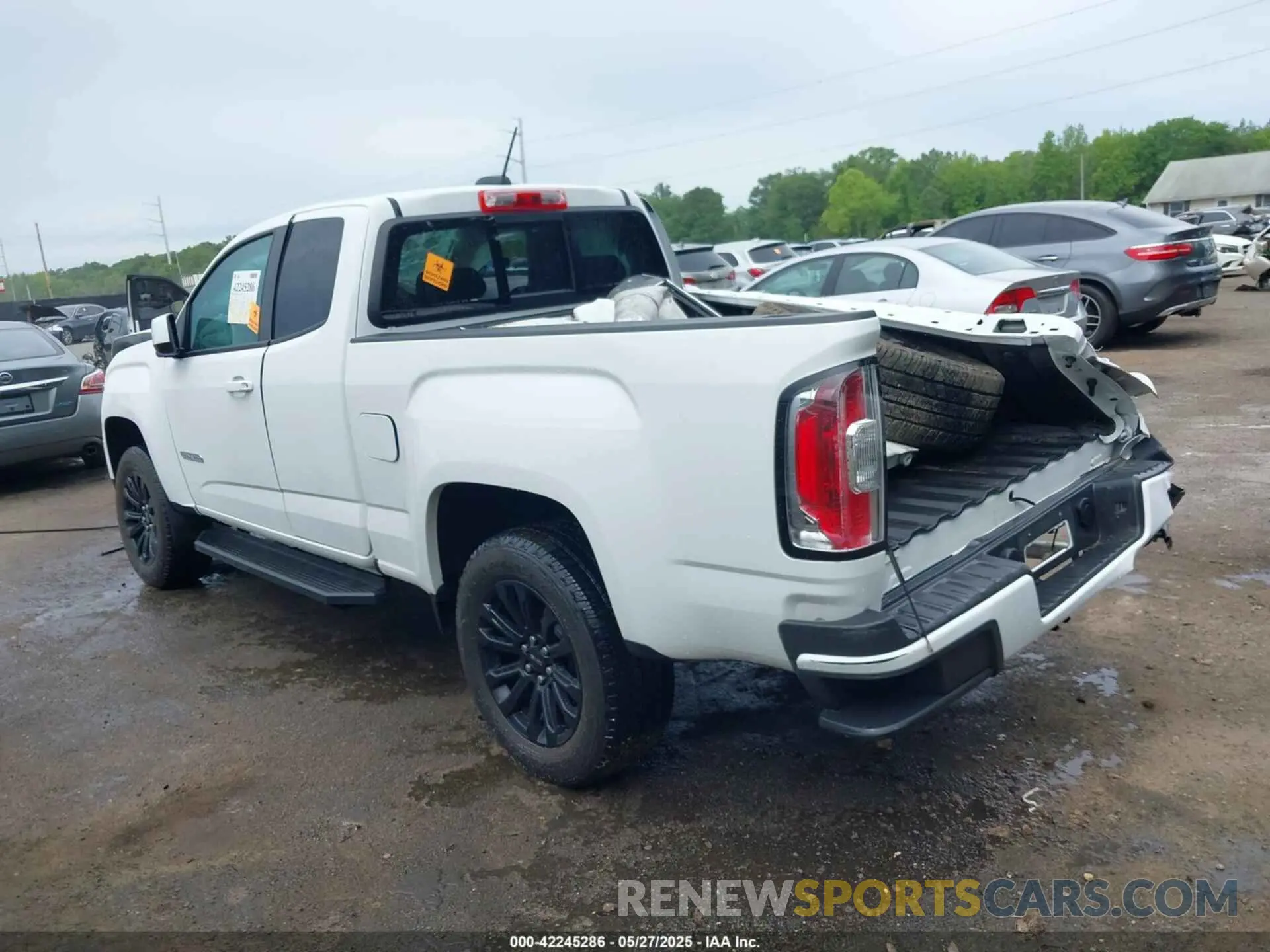 3 Photograph of a damaged car 1GTH5CEA2N1321630 GMC CANYON 2022