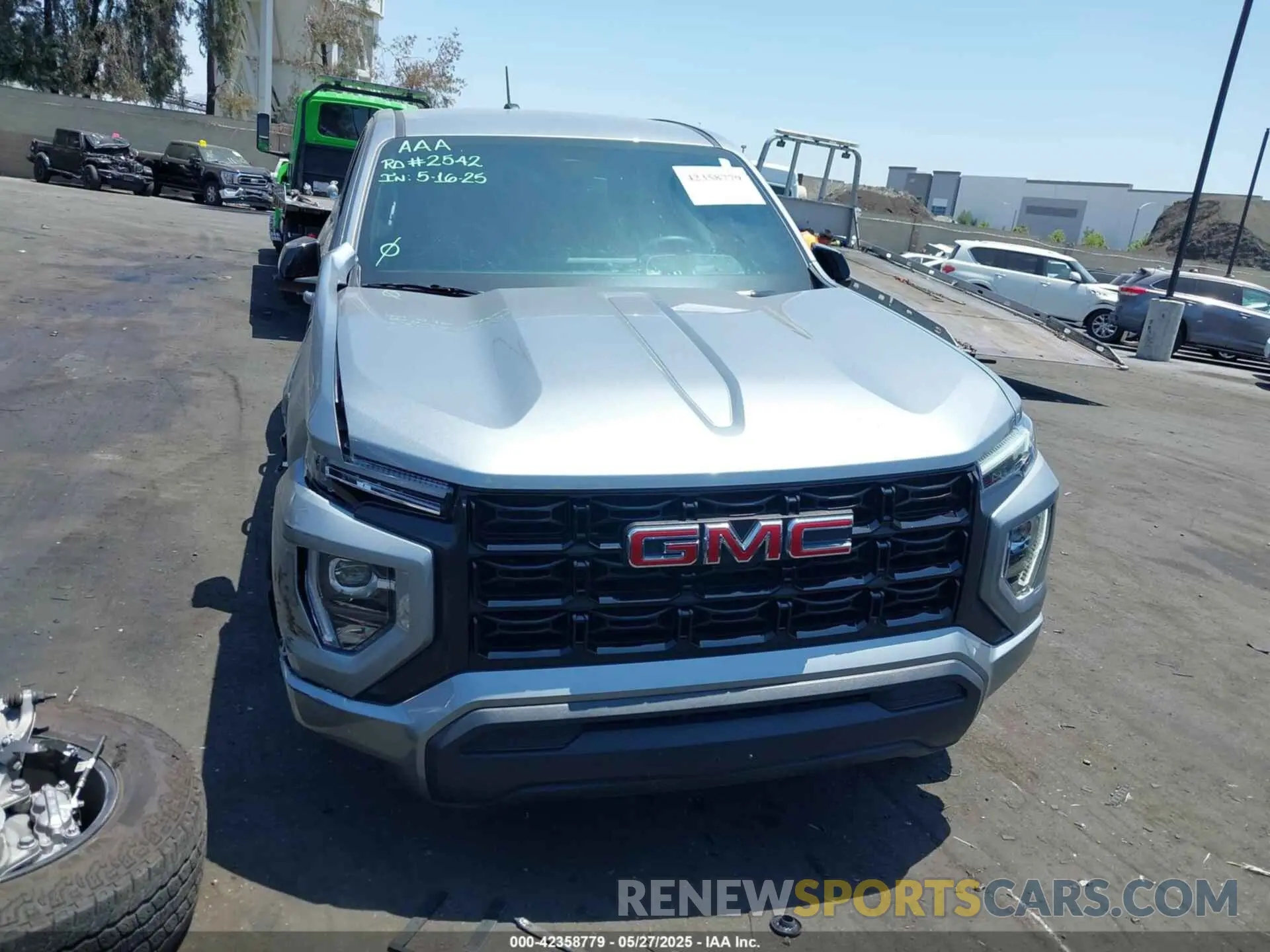 13 Photograph of a damaged car 1GTP5BEK0P1128555 GMC CANYON 2023