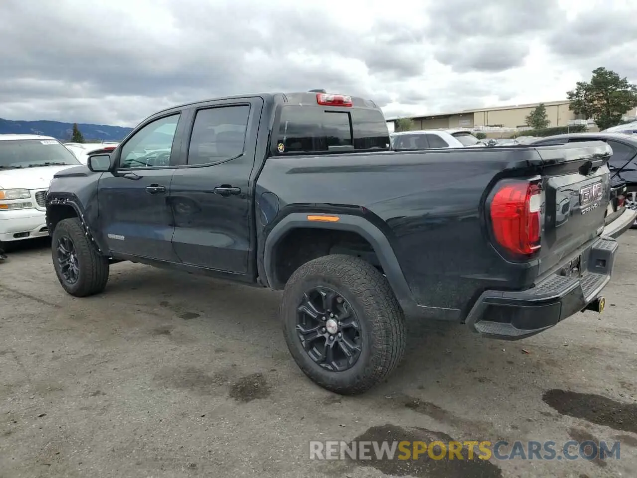 2 Photograph of a damaged car 1GTP5BEK8P1195517 GMC CANYON 2023
