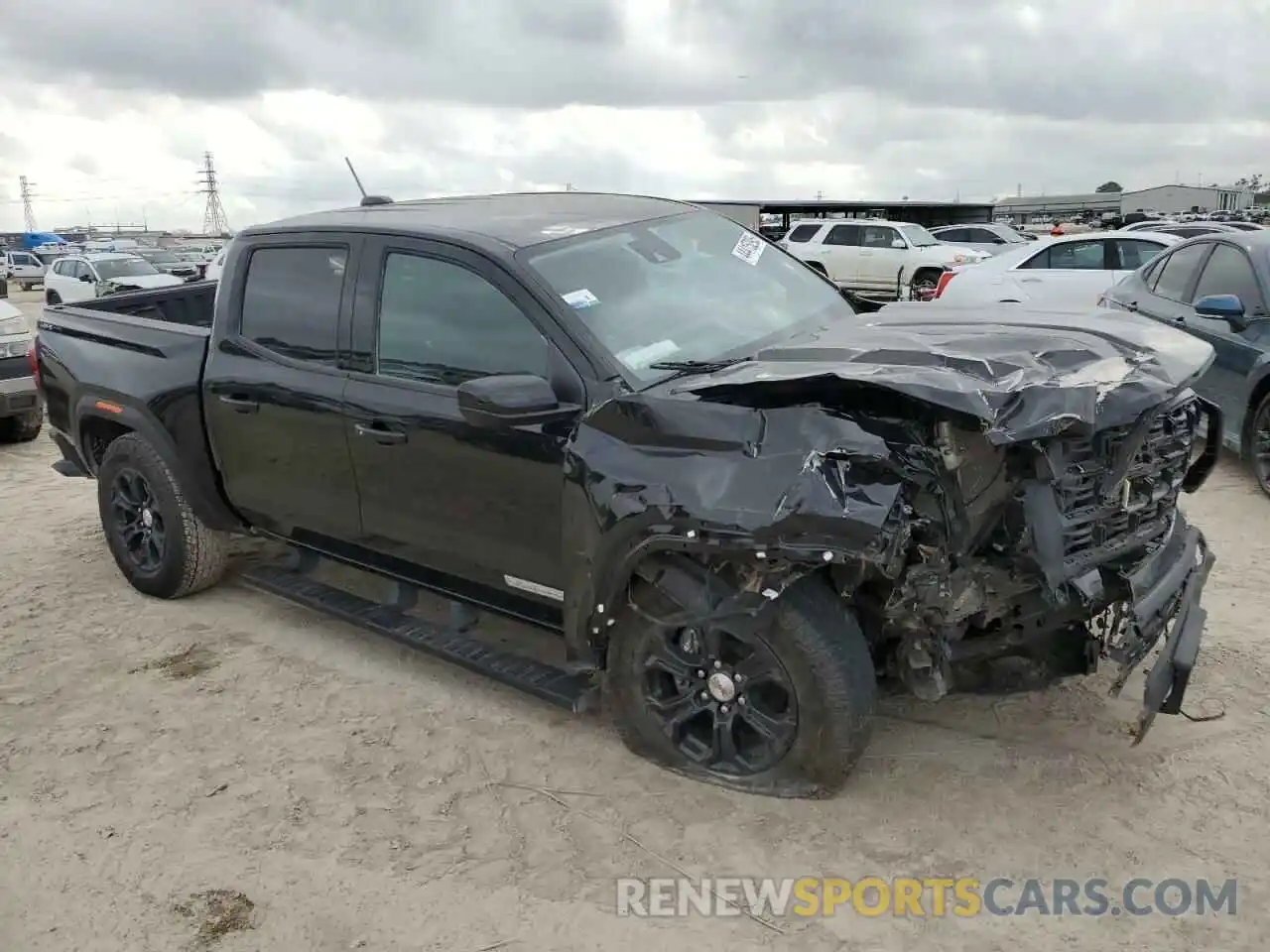 4 Photograph of a damaged car 1GTP6BEK4P1194765 GMC CANYON 2023