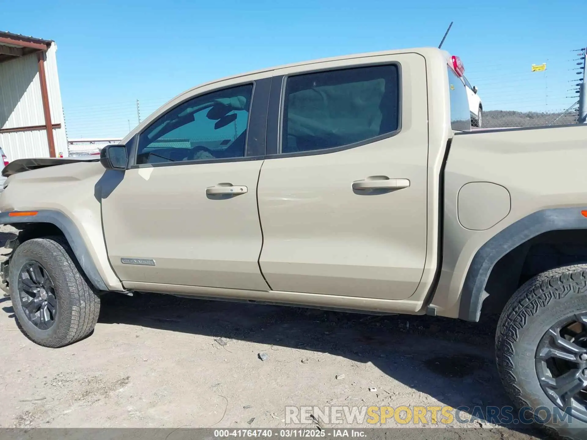 15 Photograph of a damaged car 1GTP6BEK5P1263088 GMC CANYON 2023