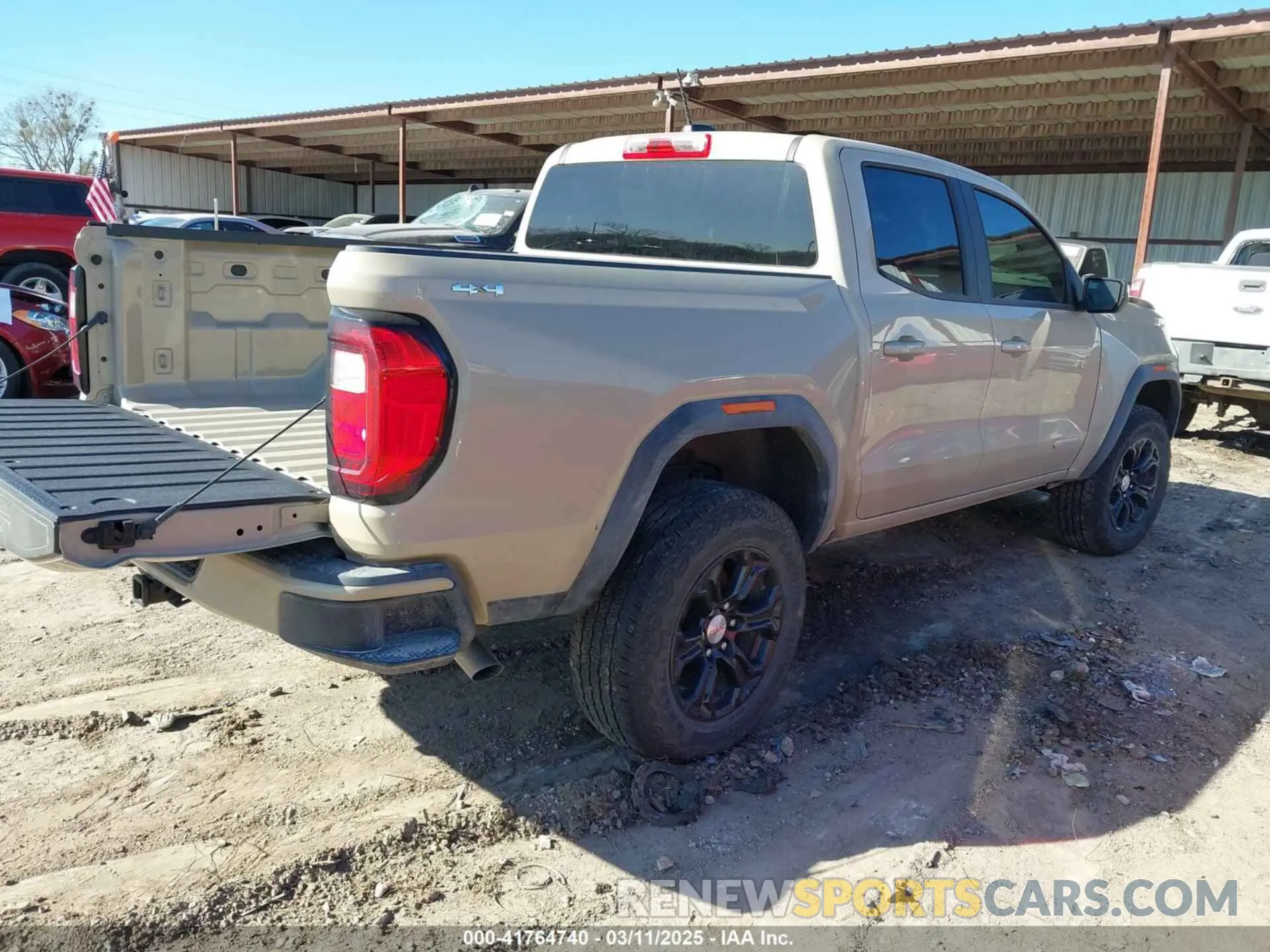4 Photograph of a damaged car 1GTP6BEK5P1263088 GMC CANYON 2023