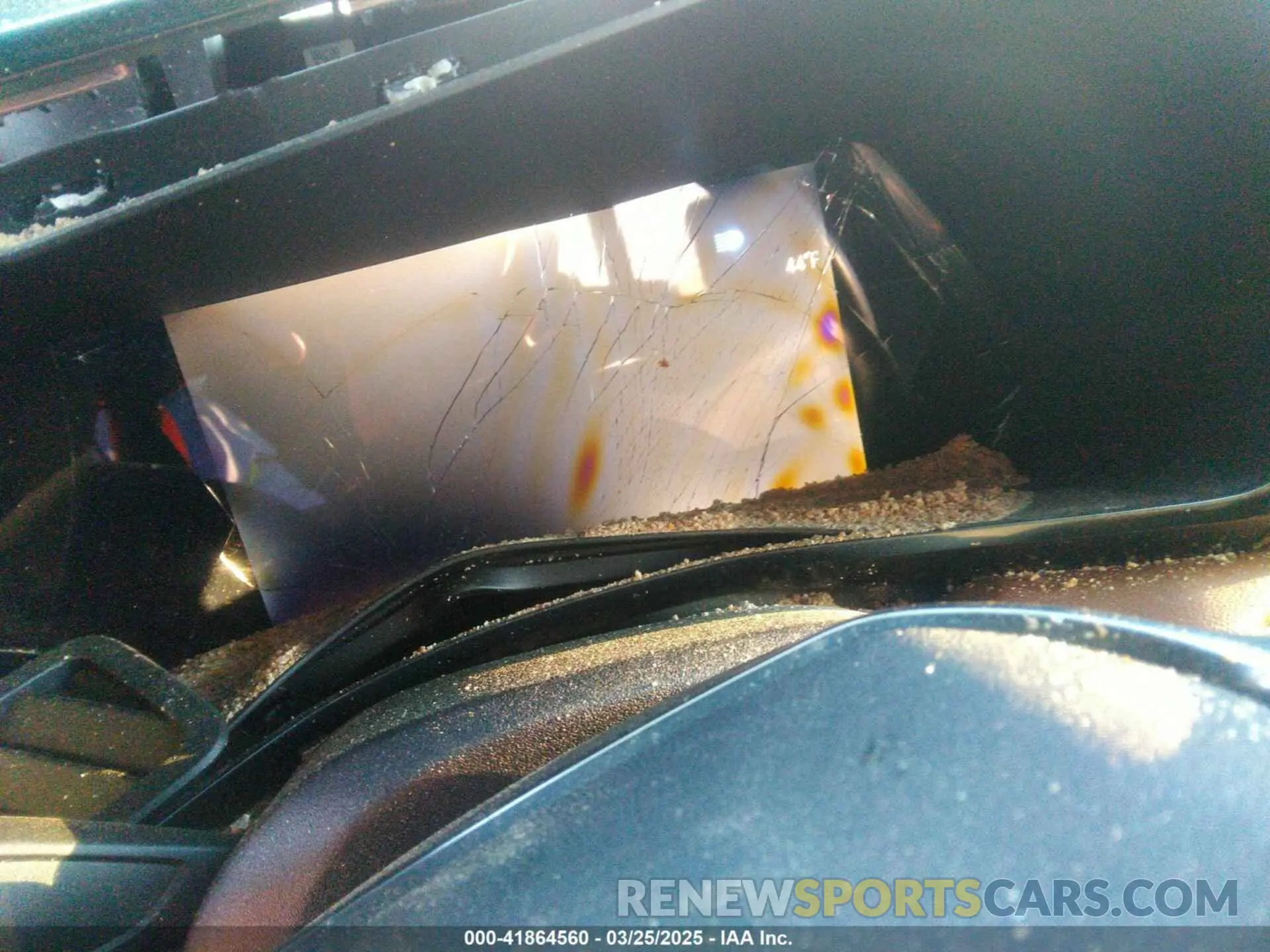 14 Photograph of a damaged car 1GTP6DEK0P1260420 GMC CANYON 2023