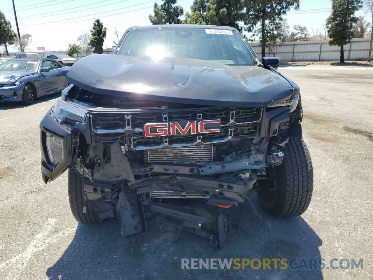 5 Photograph of a damaged car 1GTP6DEK8P1268779 GMC CANYON 2023