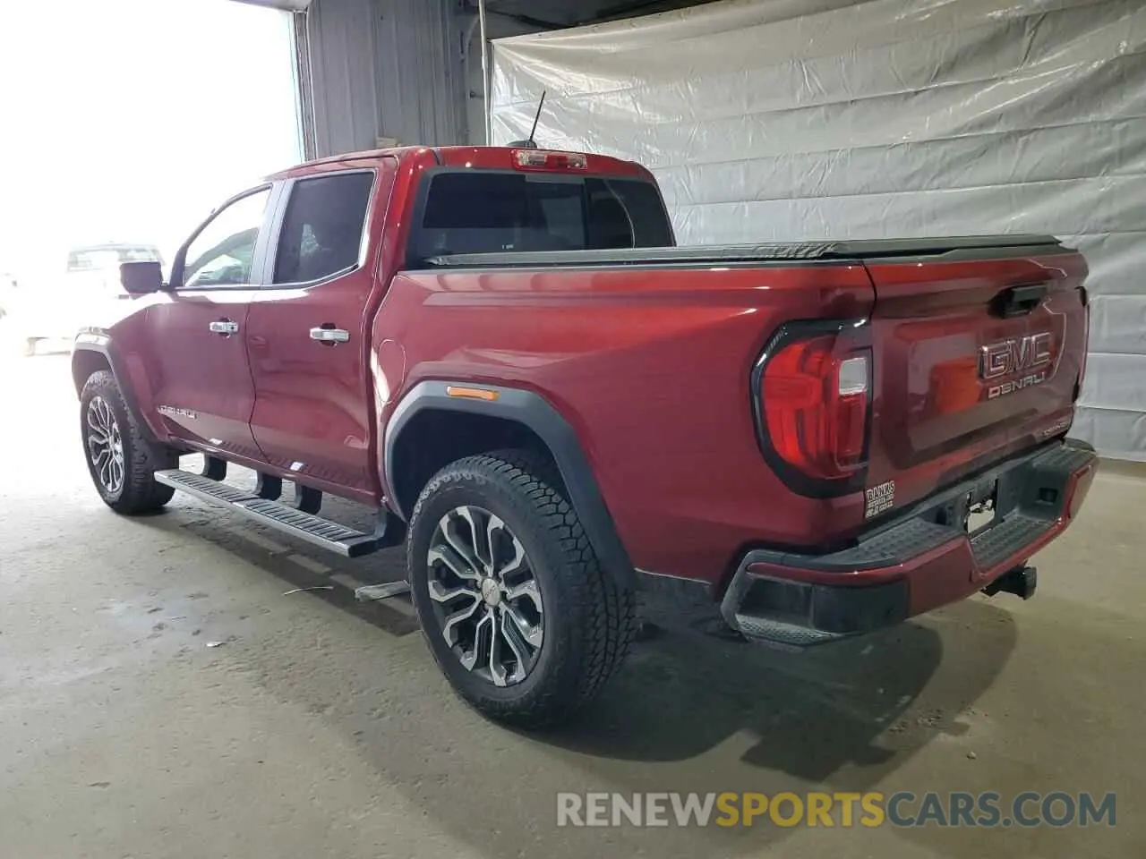 2 Photograph of a damaged car 1GTP6FEK4P1257662 GMC CANYON 2023