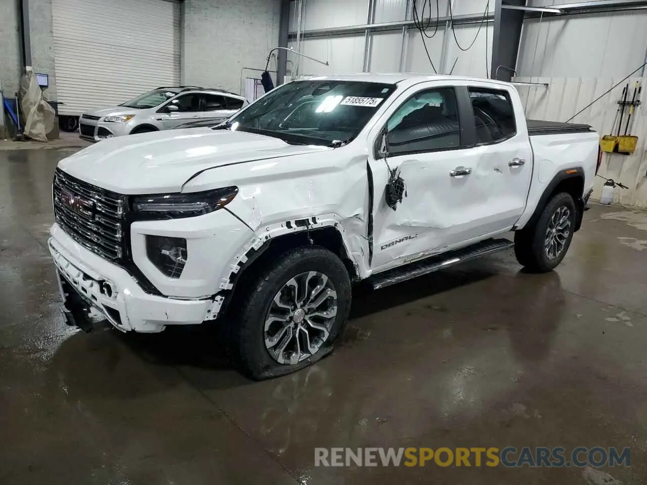 1 Photograph of a damaged car 1GTP6FEK5P1179814 GMC CANYON 2023