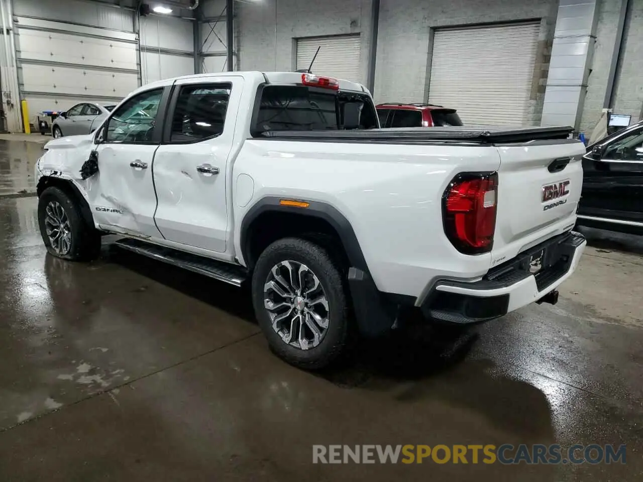 2 Photograph of a damaged car 1GTP6FEK5P1179814 GMC CANYON 2023