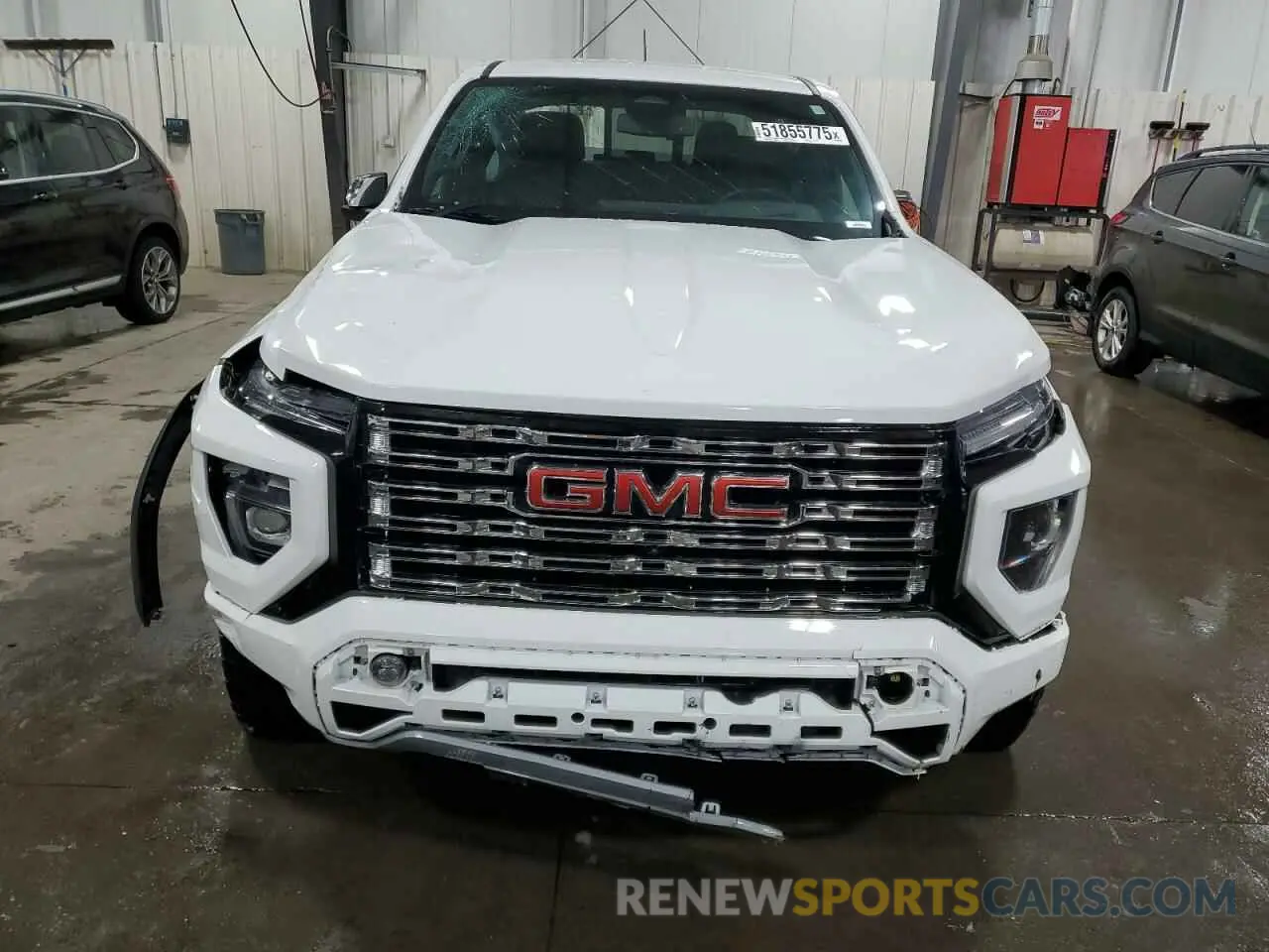 5 Photograph of a damaged car 1GTP6FEK5P1179814 GMC CANYON 2023
