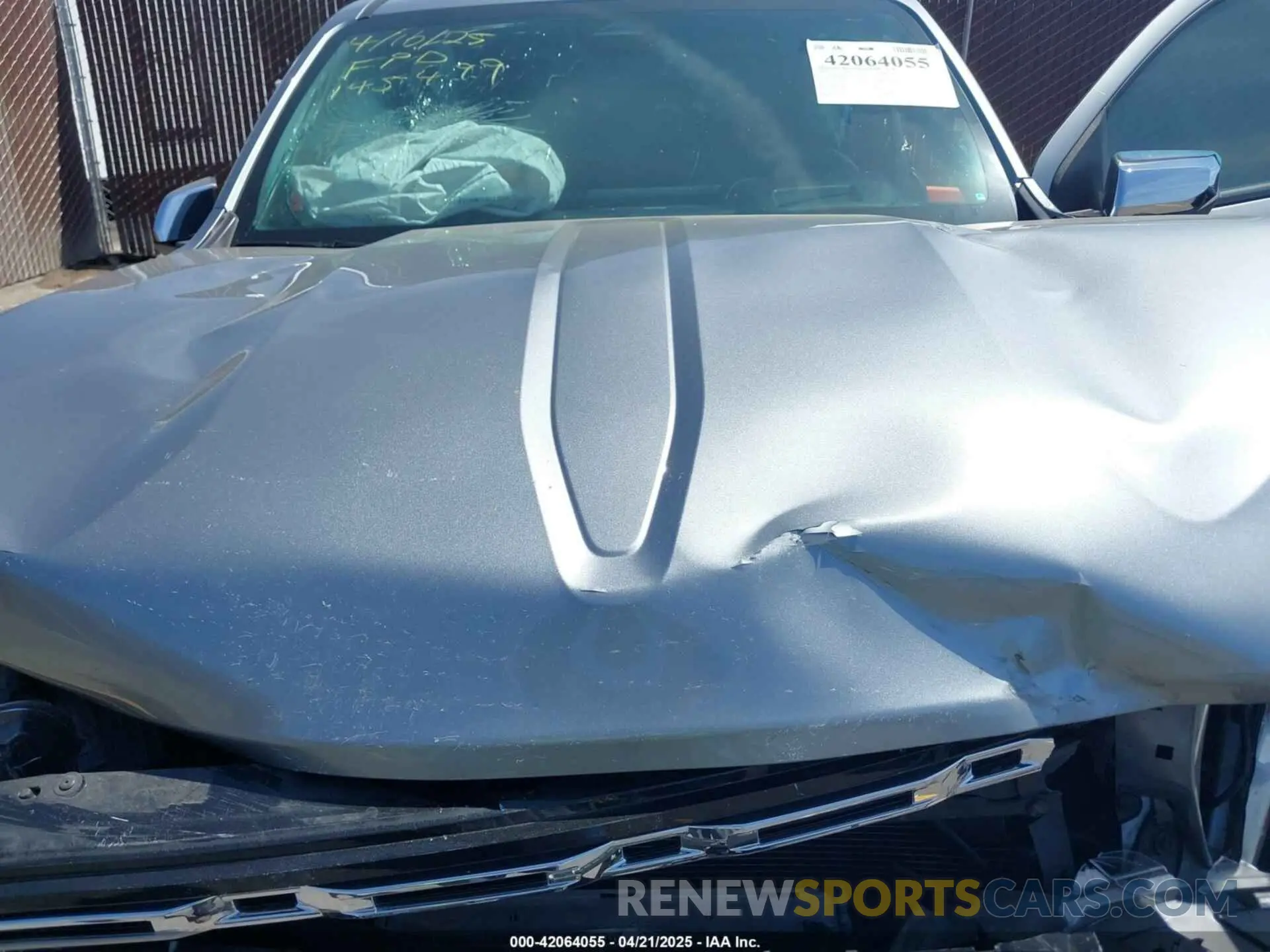 10 Photograph of a damaged car 1GTP6FEK7P1145499 GMC CANYON 2023