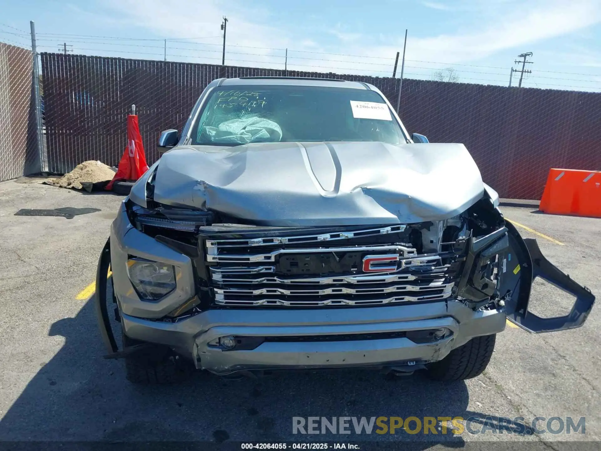 12 Photograph of a damaged car 1GTP6FEK7P1145499 GMC CANYON 2023