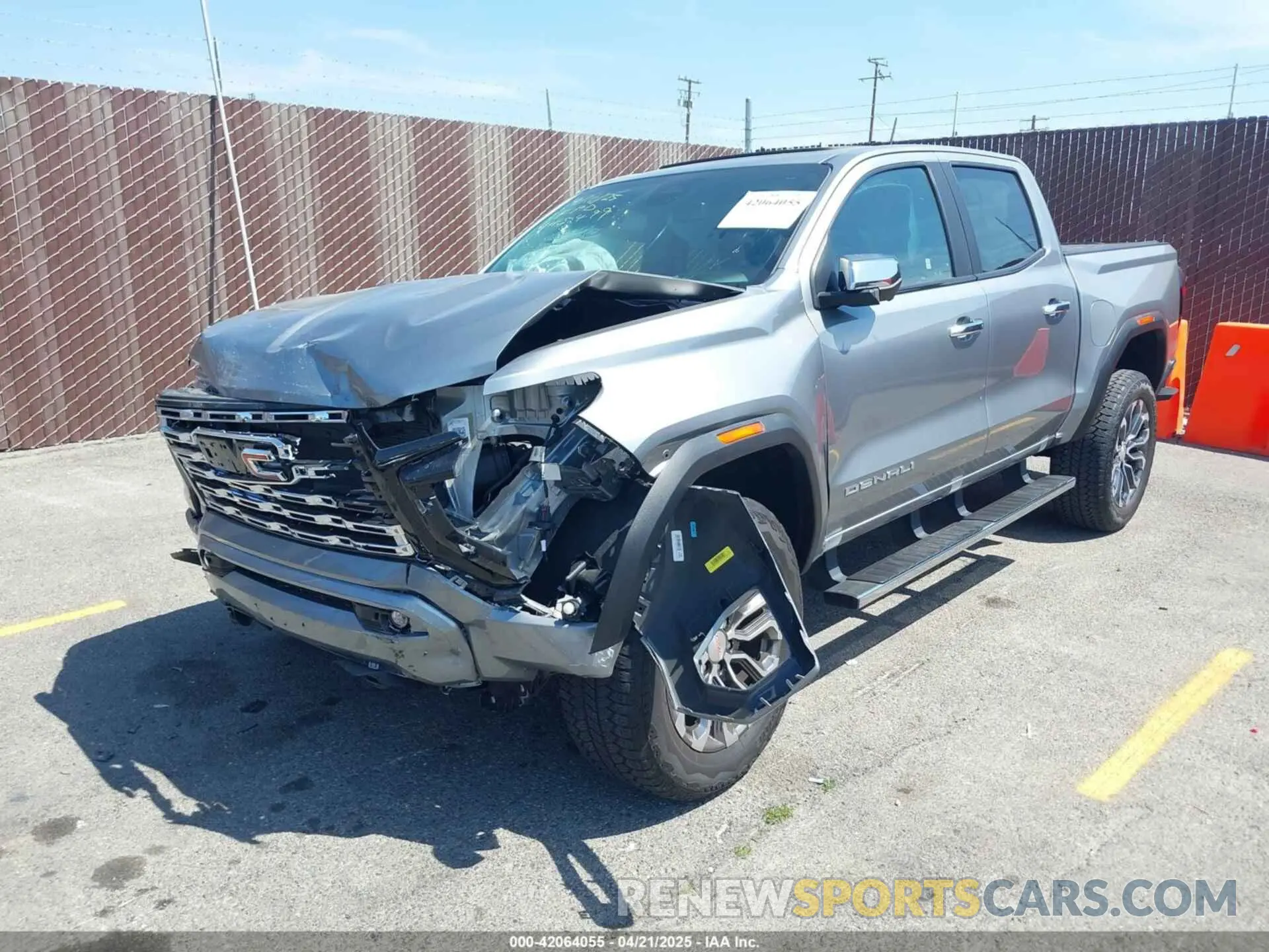 2 Photograph of a damaged car 1GTP6FEK7P1145499 GMC CANYON 2023