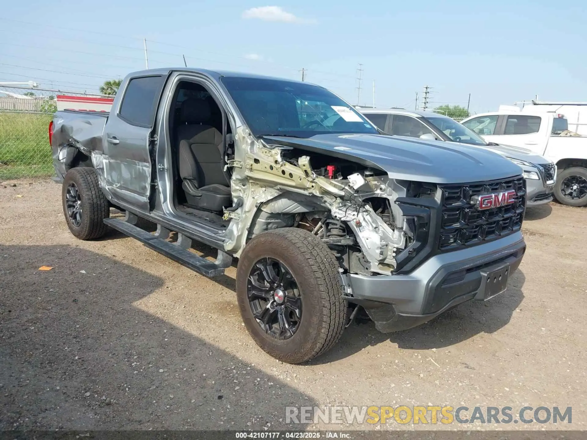1 Photograph of a damaged car 1GTP5BEK0R1221885 GMC CANYON 2024