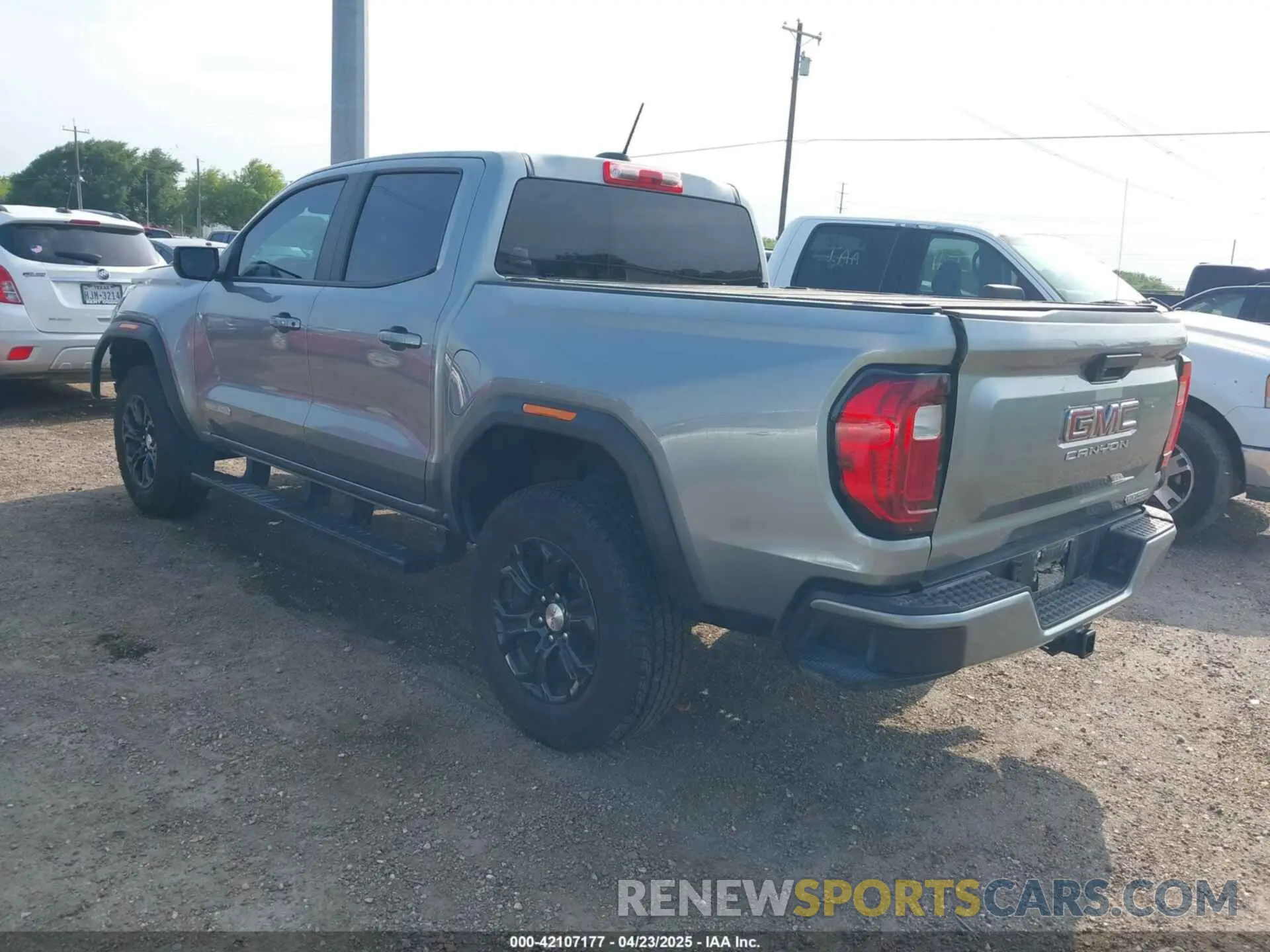 3 Photograph of a damaged car 1GTP5BEK0R1221885 GMC CANYON 2024