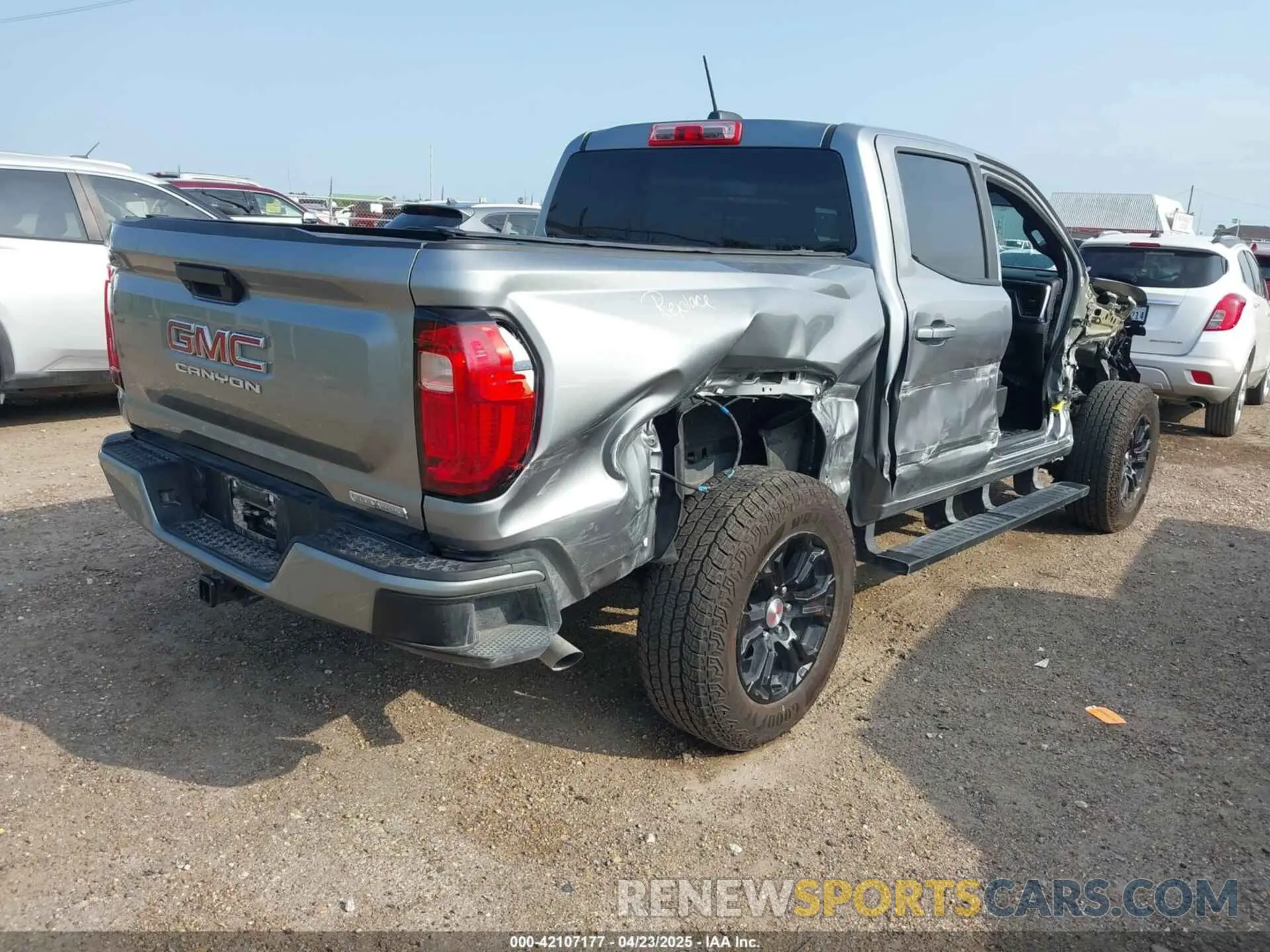 4 Photograph of a damaged car 1GTP5BEK0R1221885 GMC CANYON 2024