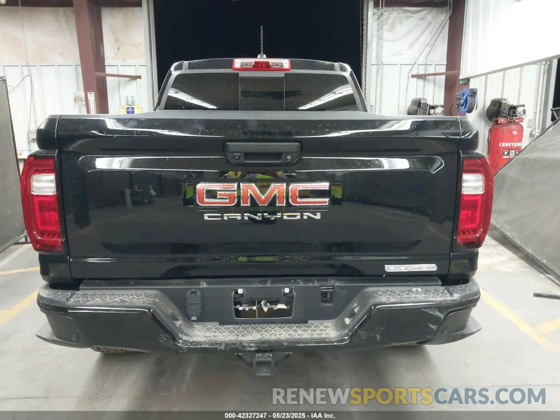 16 Photograph of a damaged car 1GTP5BEK1R1256905 GMC CANYON 2024