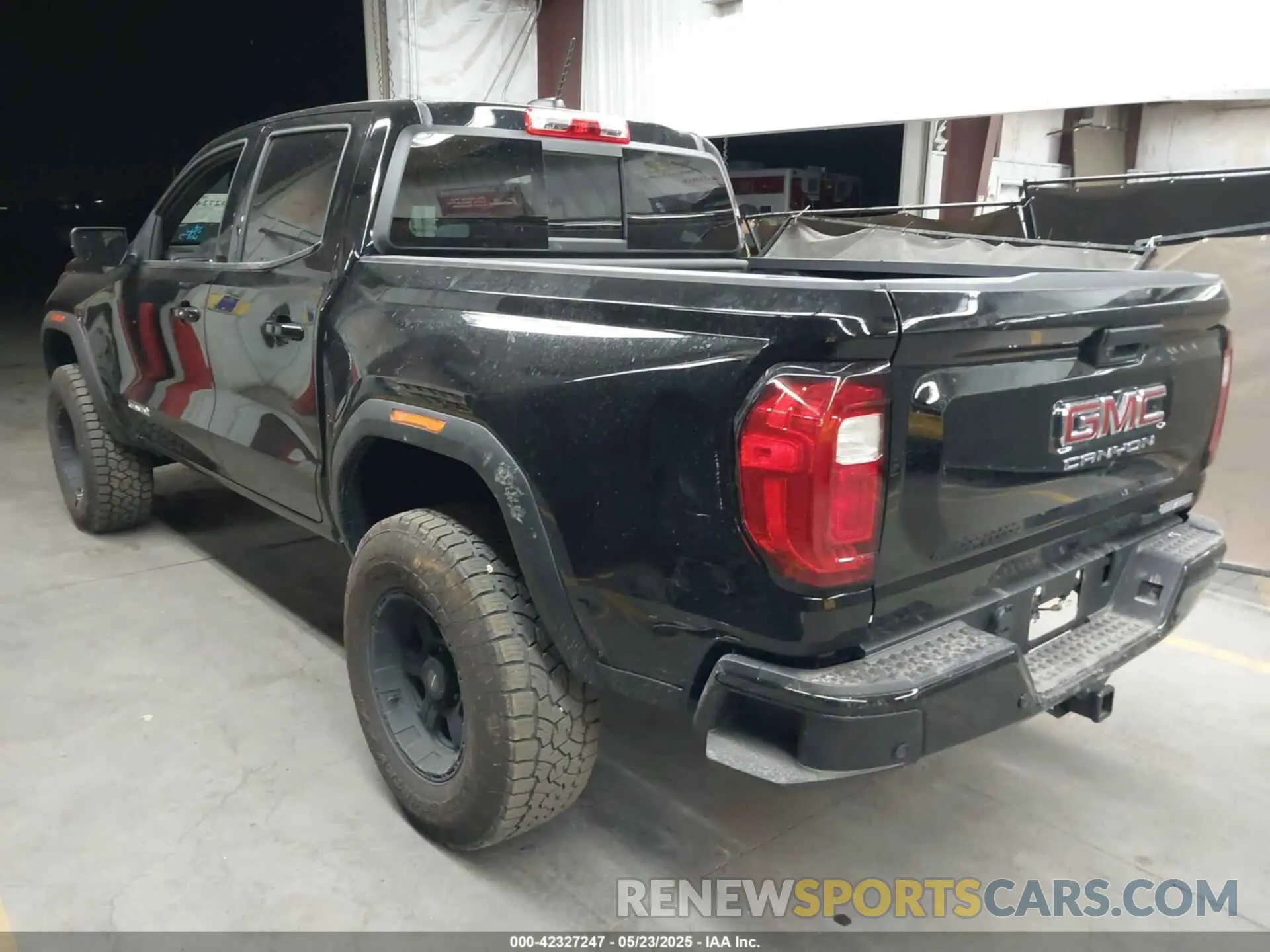 3 Photograph of a damaged car 1GTP5BEK1R1256905 GMC CANYON 2024
