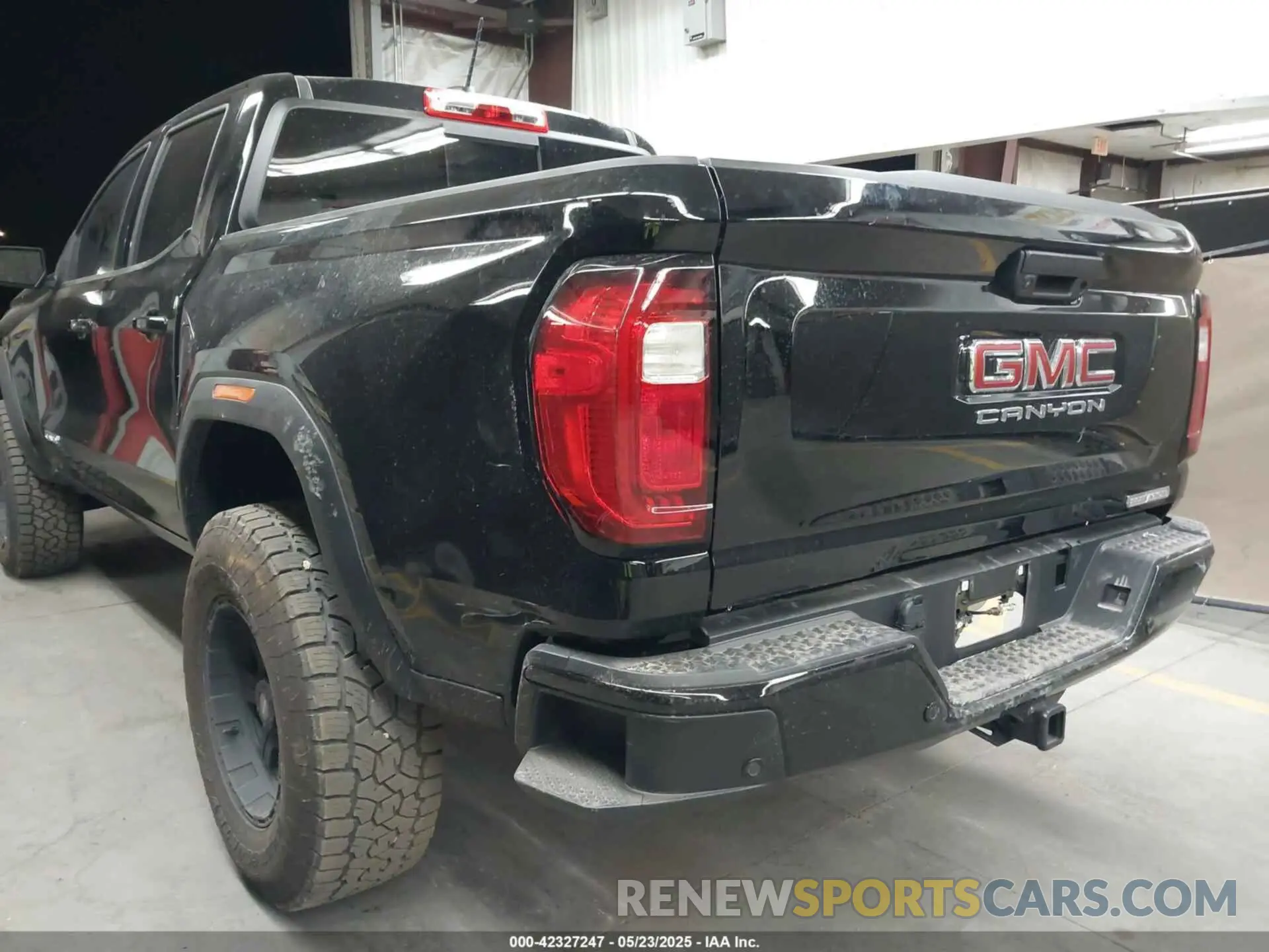 6 Photograph of a damaged car 1GTP5BEK1R1256905 GMC CANYON 2024