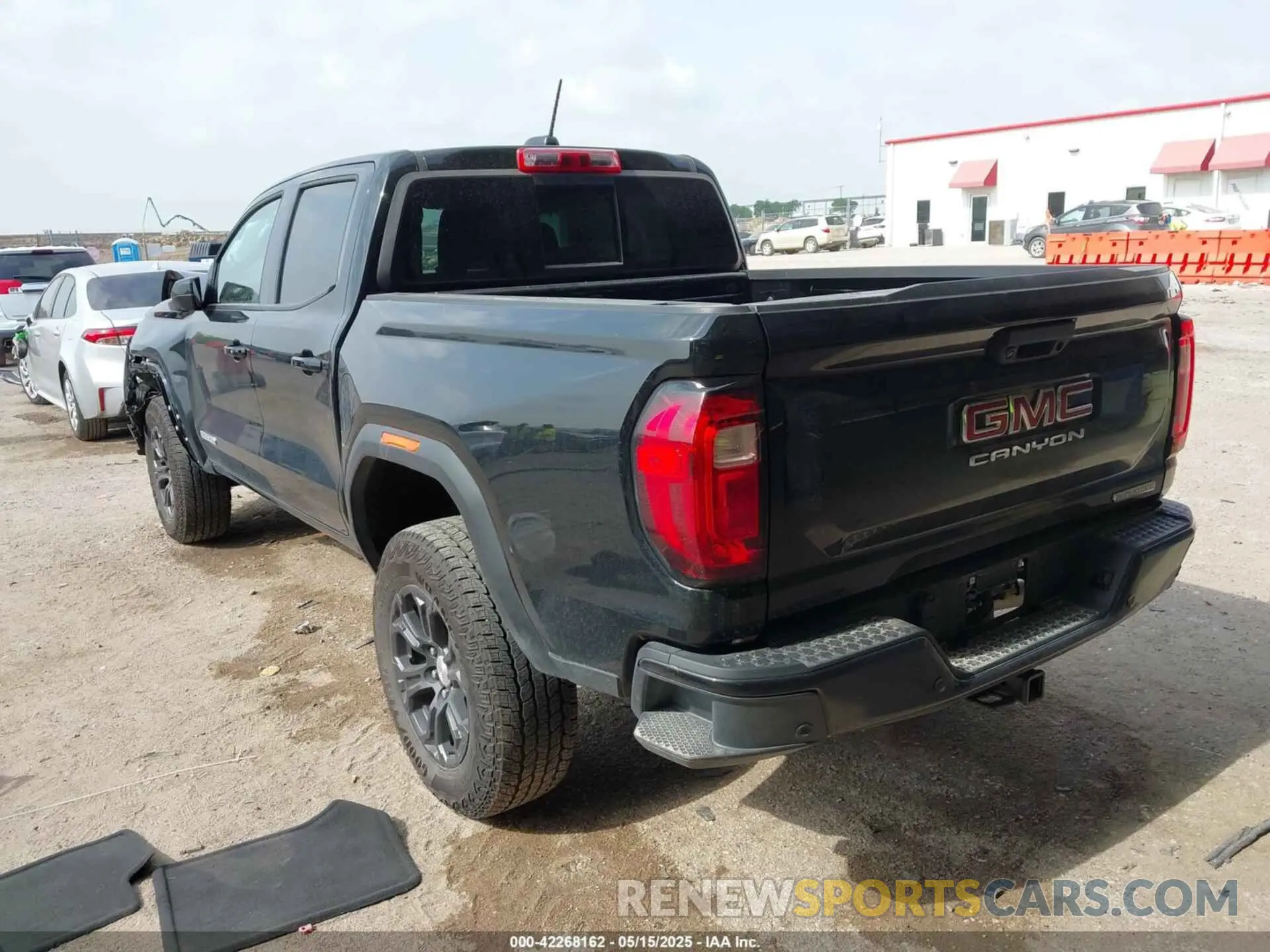 3 Photograph of a damaged car 1GTP5BEK6R1186012 GMC CANYON 2024