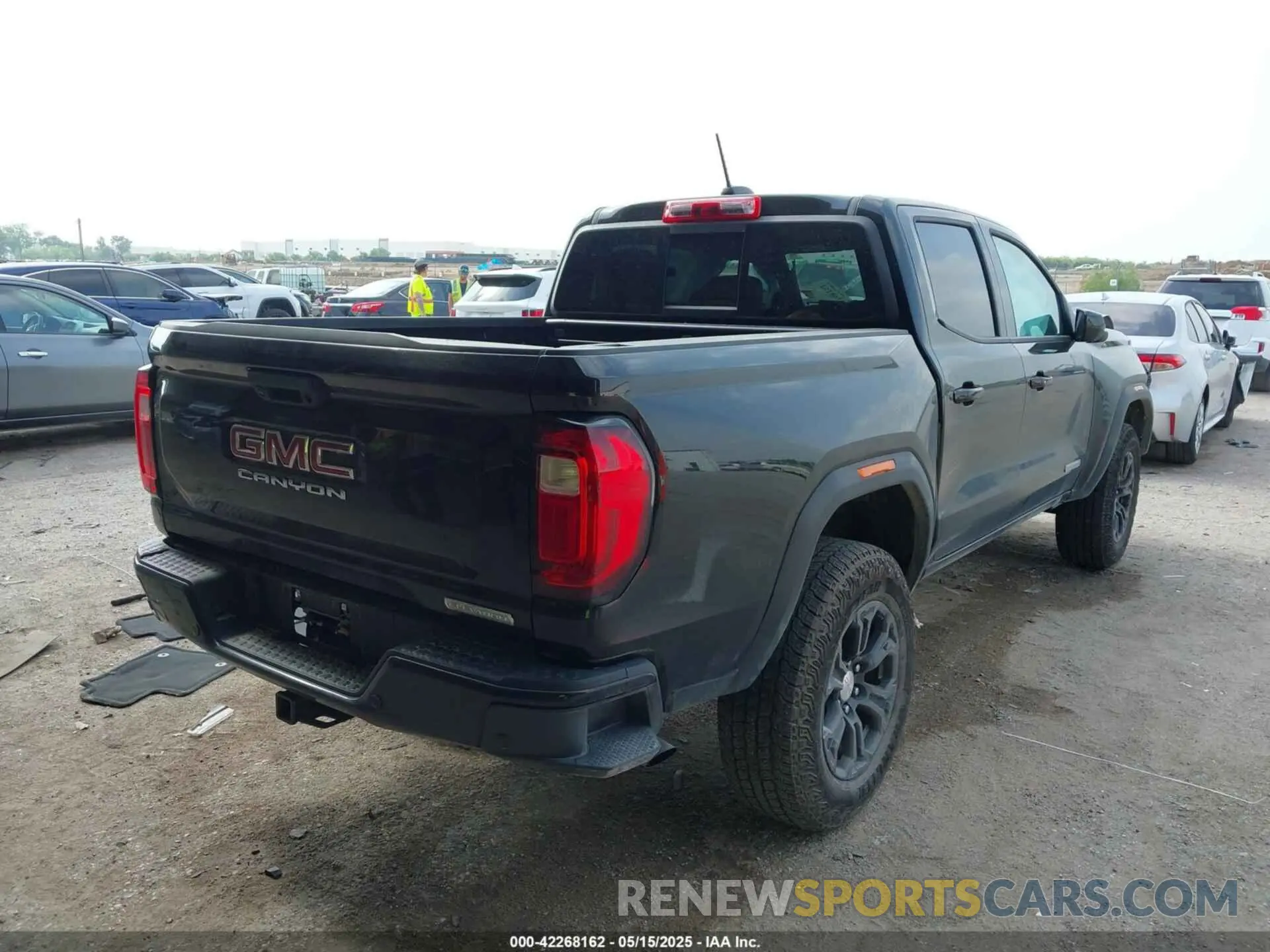 4 Photograph of a damaged car 1GTP5BEK6R1186012 GMC CANYON 2024