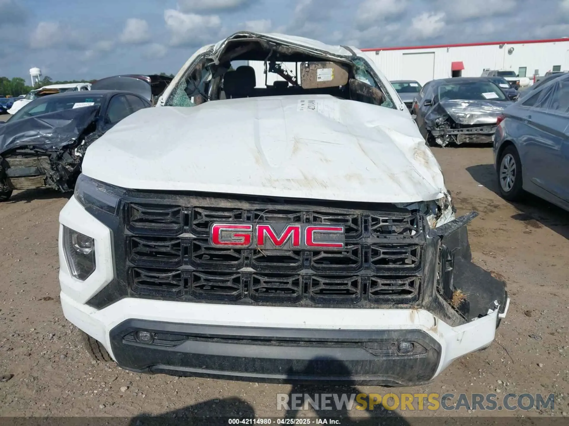 13 Photograph of a damaged car 1GTP5BEK7R1104370 GMC CANYON 2024