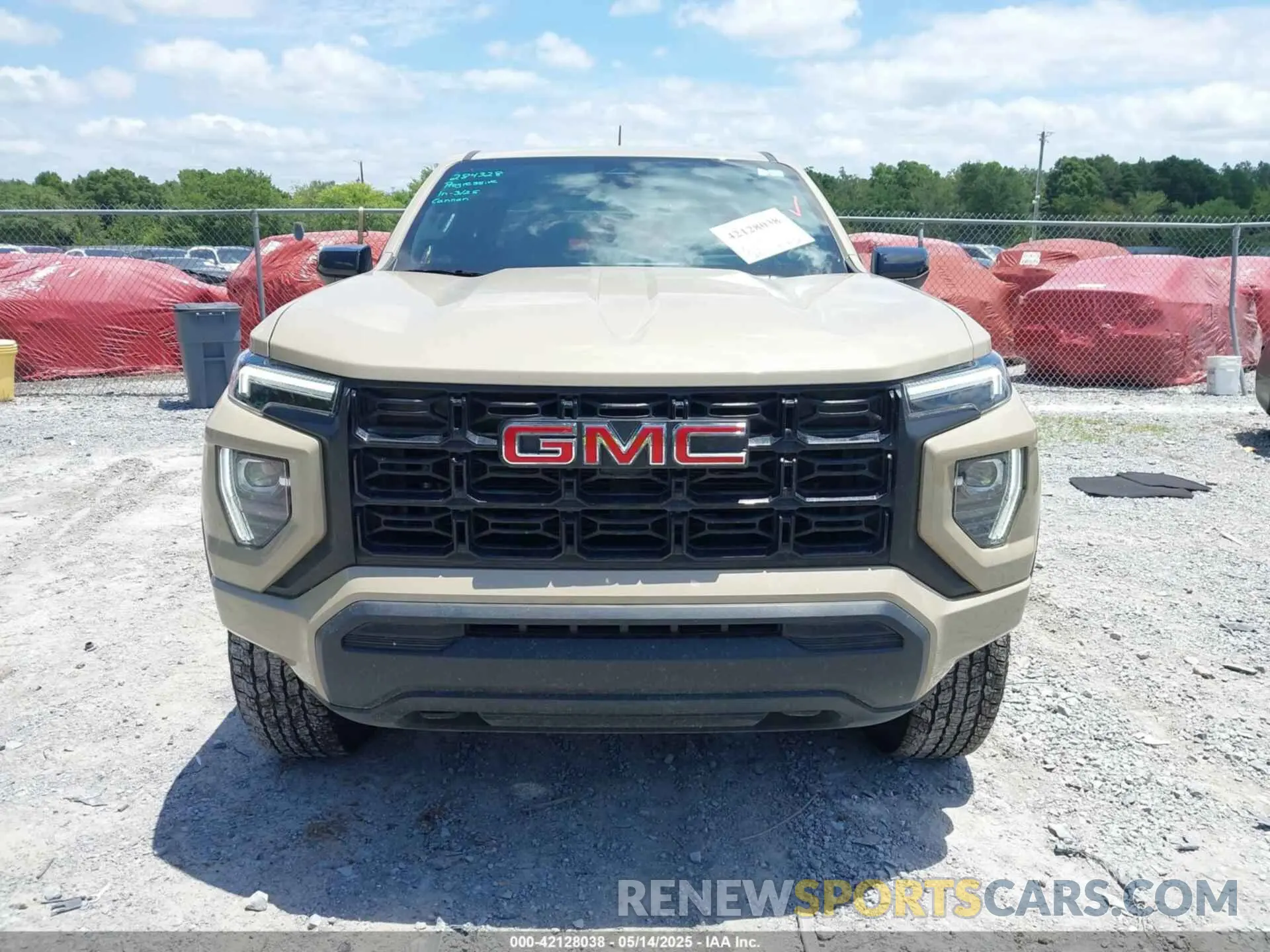 13 Photograph of a damaged car 1GTP5BEK8R1200458 GMC CANYON 2024