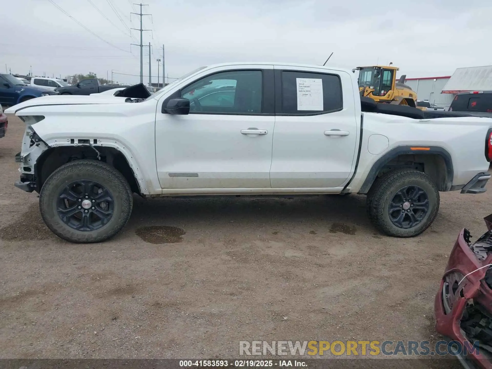 15 Photograph of a damaged car 1GTP5BEK9R1116651 GMC CANYON 2024