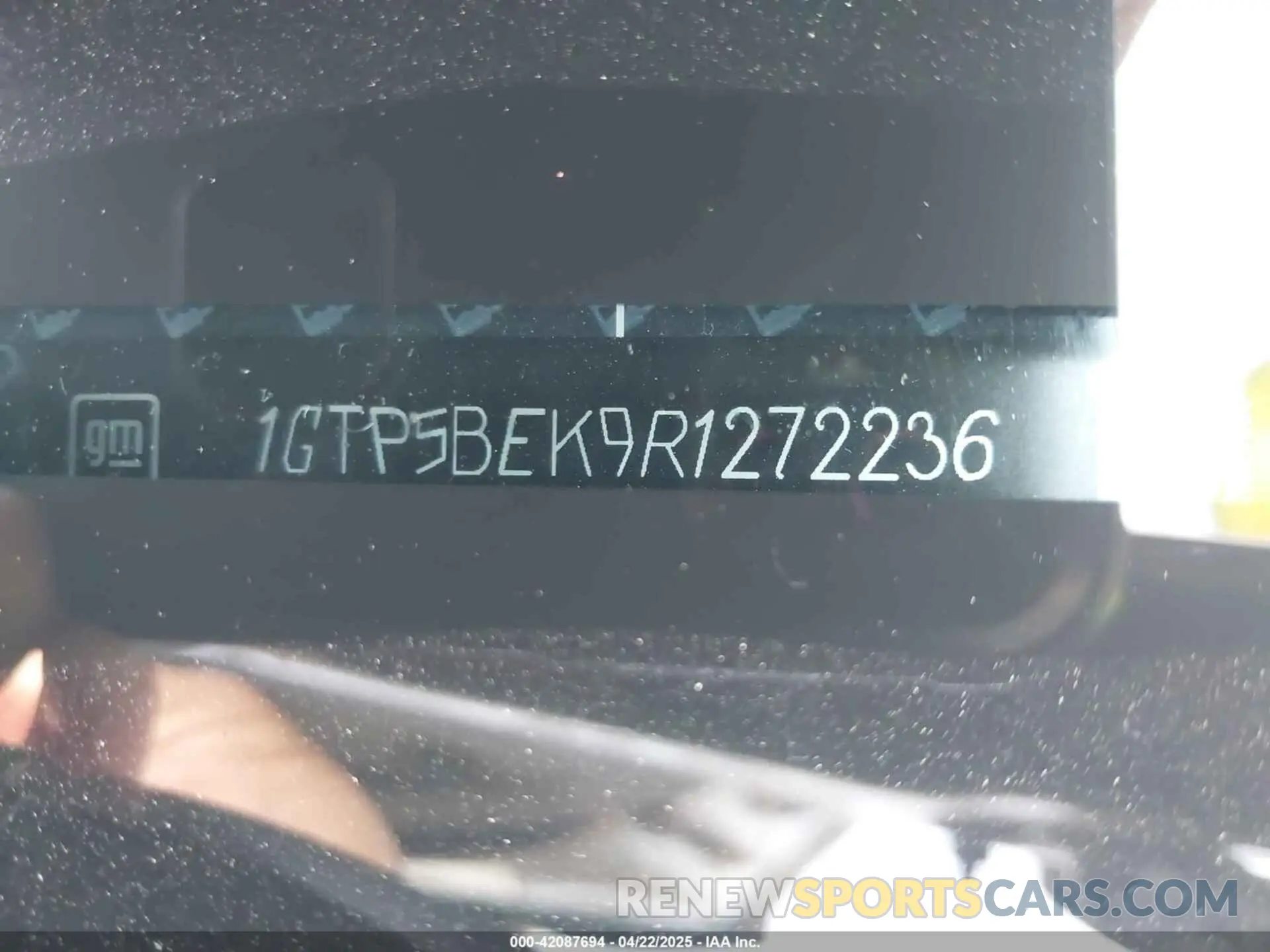 9 Photograph of a damaged car 1GTP5BEK9R1272236 GMC CANYON 2024