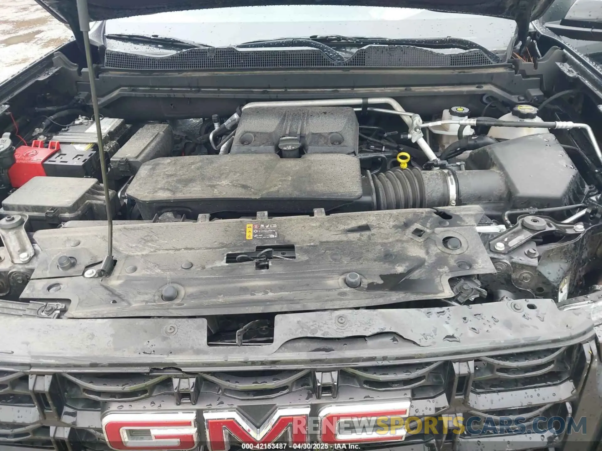 10 Photograph of a damaged car 1GTP5BEKXR1213583 GMC CANYON 2024