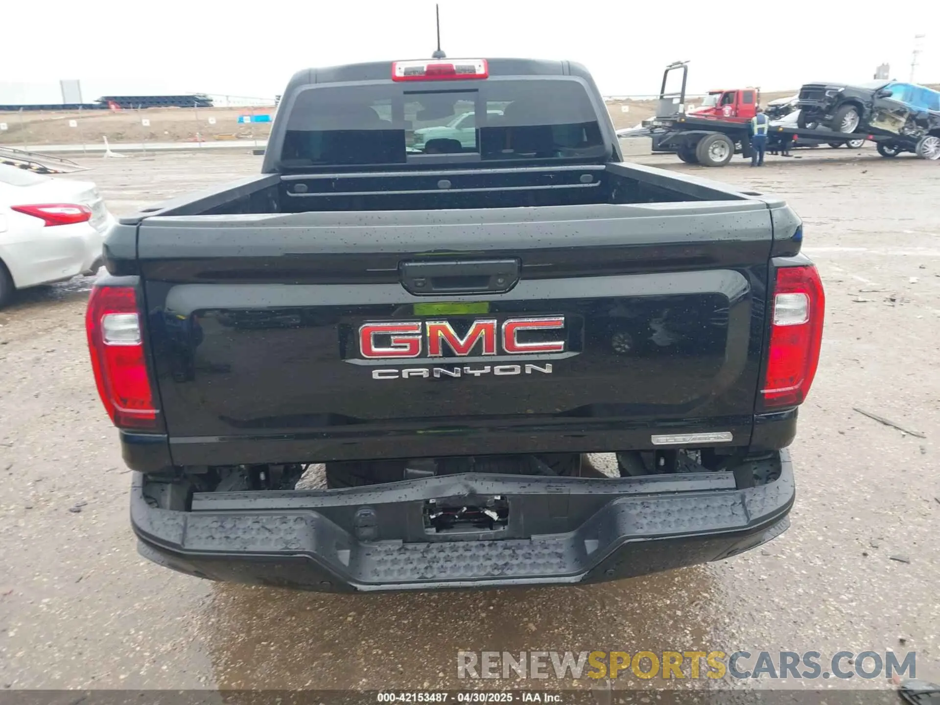 15 Photograph of a damaged car 1GTP5BEKXR1213583 GMC CANYON 2024