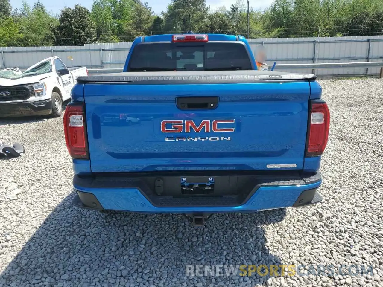 6 Photograph of a damaged car 1GTP6BEK2R1259194 GMC CANYON 2024