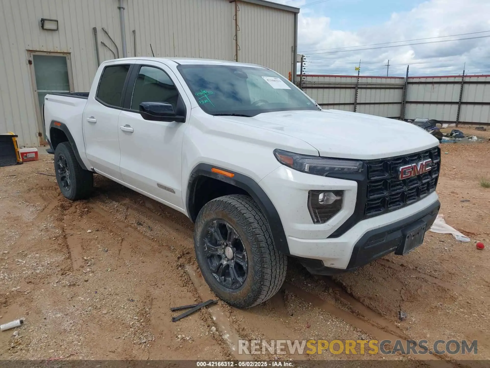 1 Photograph of a damaged car 1GTP6BEK4R1131393 GMC CANYON 2024