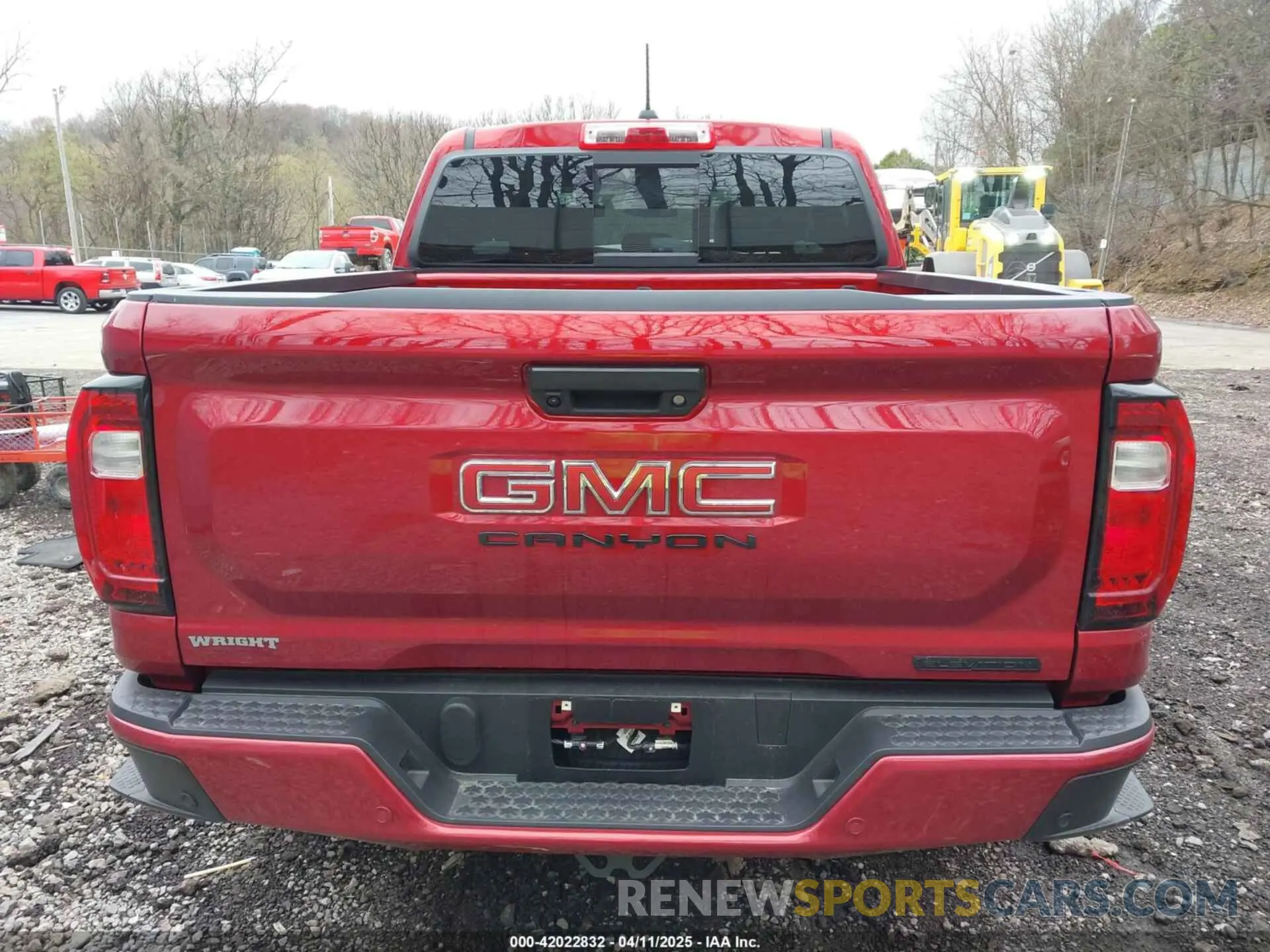 16 Photograph of a damaged car 1GTP6BEK5R1270559 GMC CANYON 2024