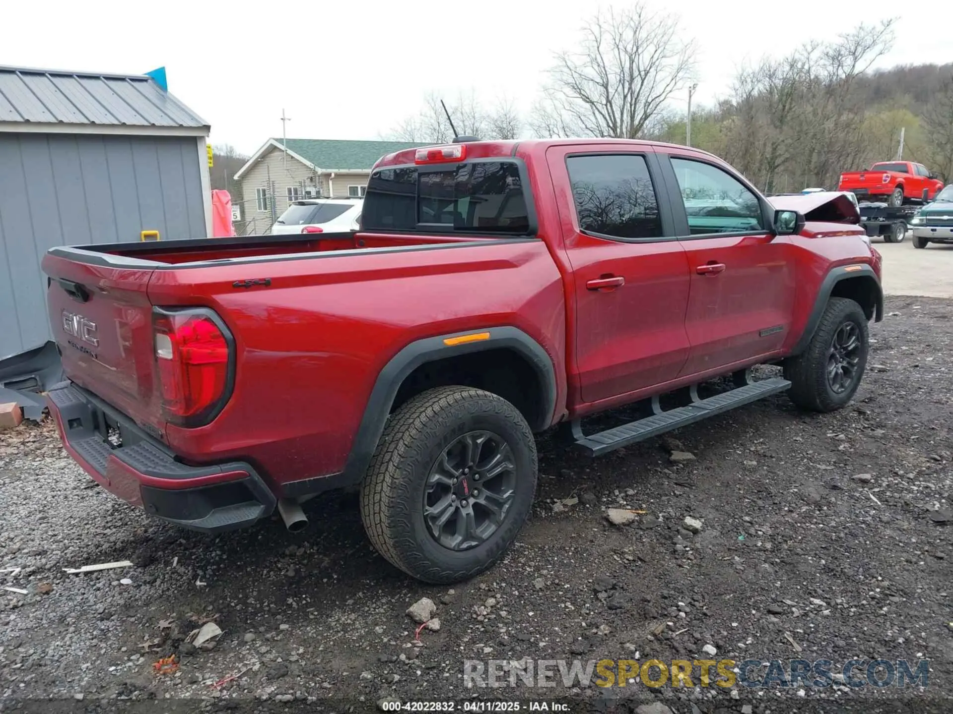 4 Photograph of a damaged car 1GTP6BEK5R1270559 GMC CANYON 2024