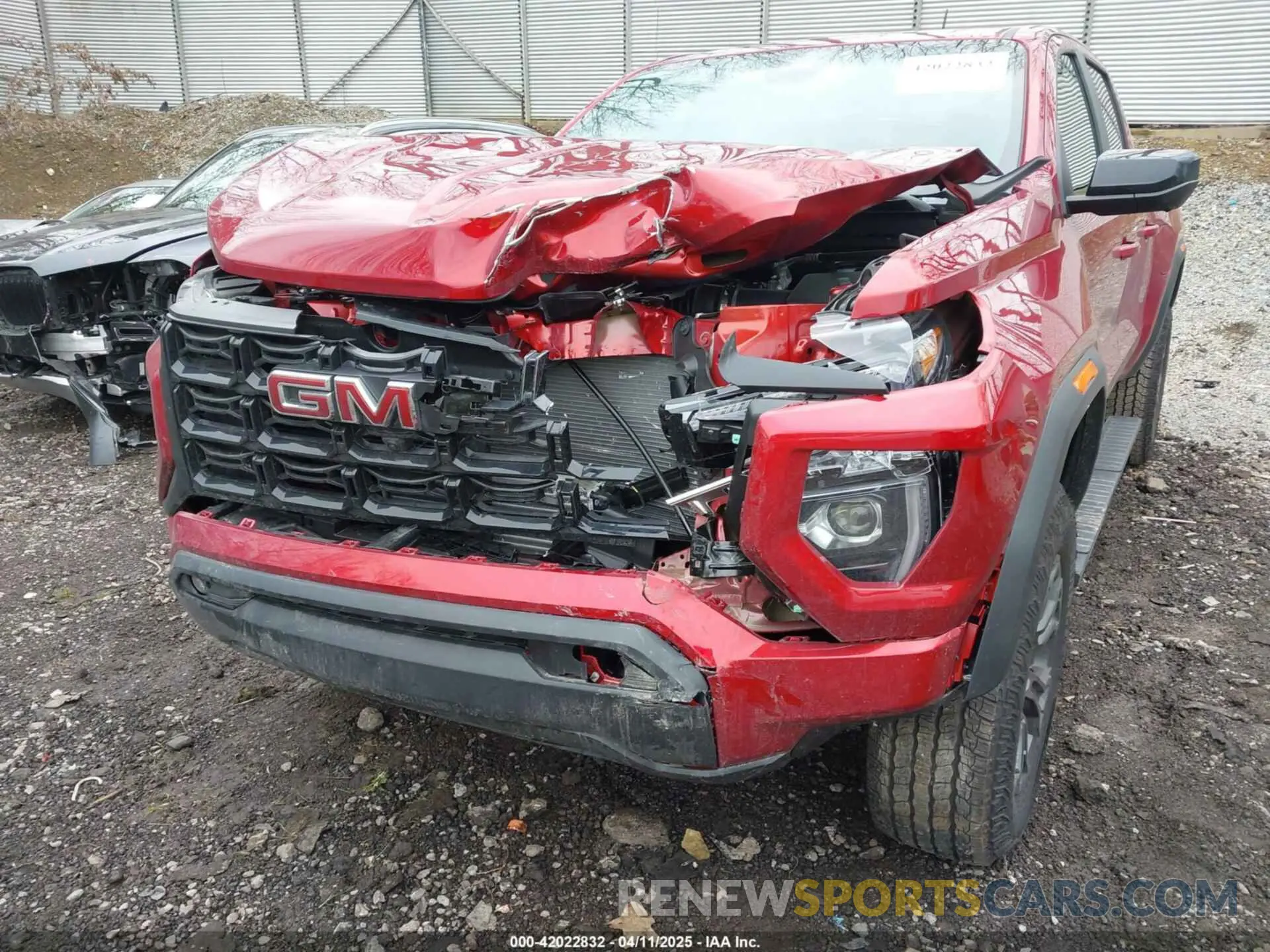 6 Photograph of a damaged car 1GTP6BEK5R1270559 GMC CANYON 2024