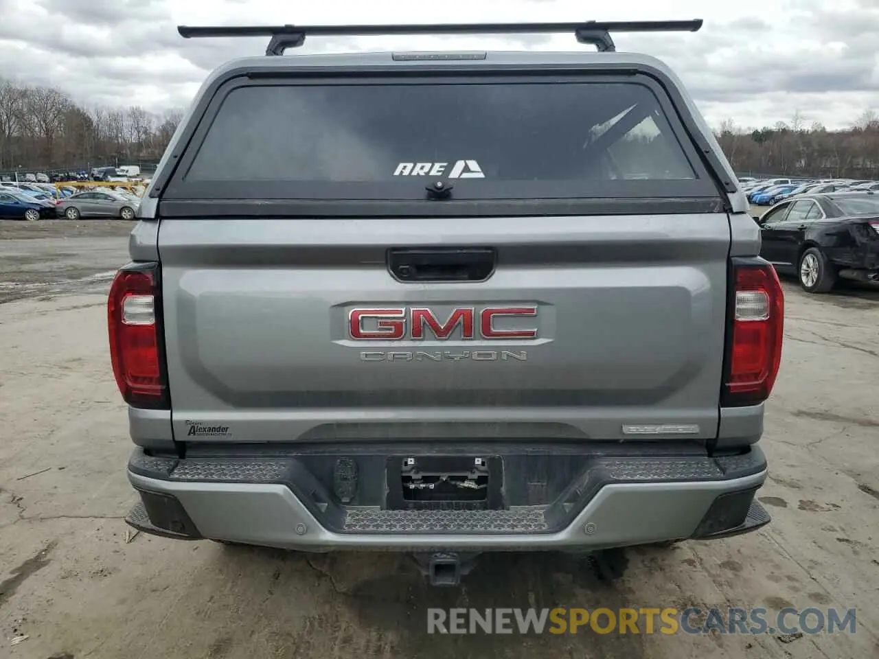 6 Photograph of a damaged car 1GTP6BEK5R1273879 GMC CANYON 2024