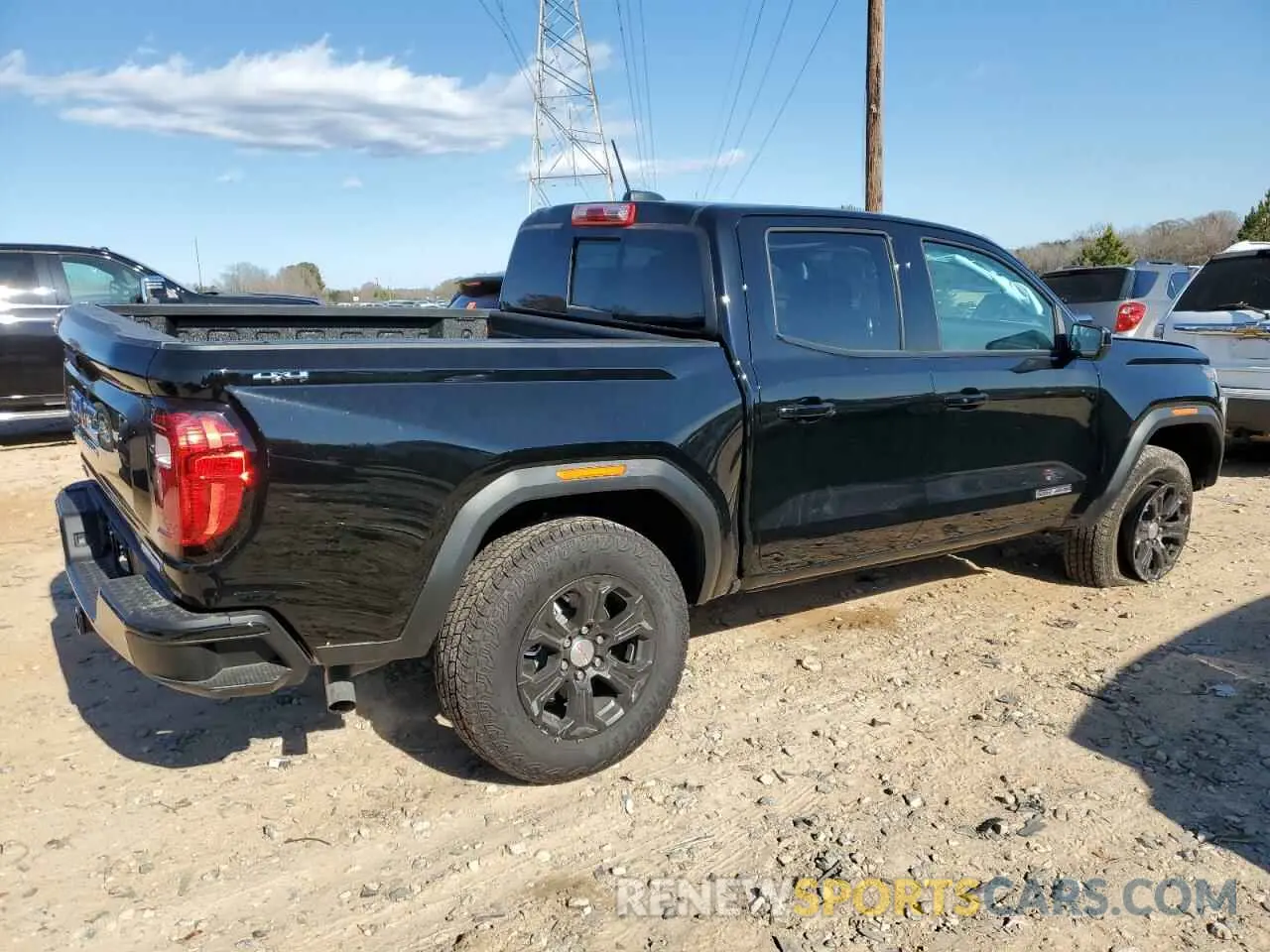 3 Photograph of a damaged car 1GTP6BEK8R1233747 GMC CANYON 2024