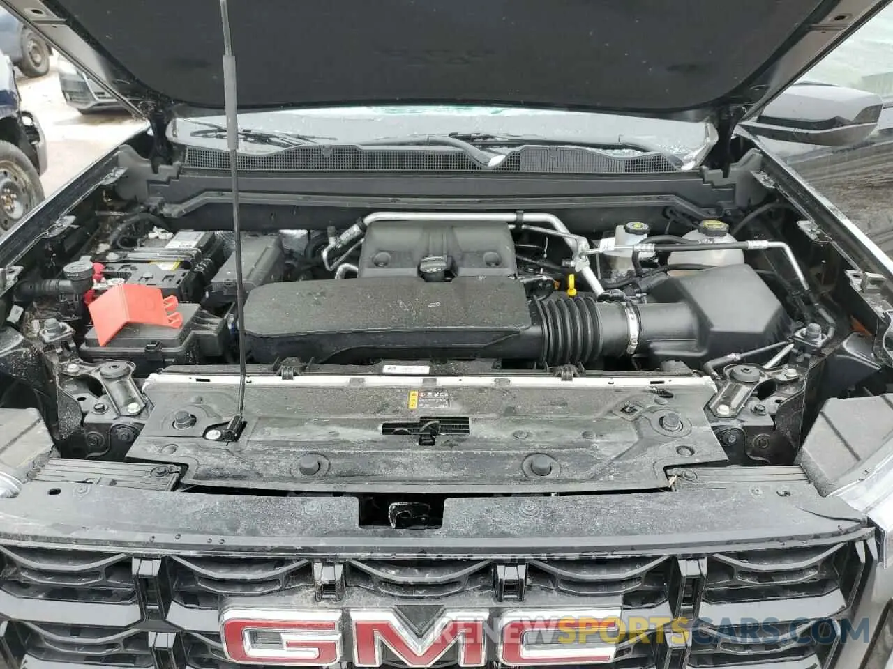 11 Photograph of a damaged car 1GTP6BEK9R1226127 GMC CANYON 2024