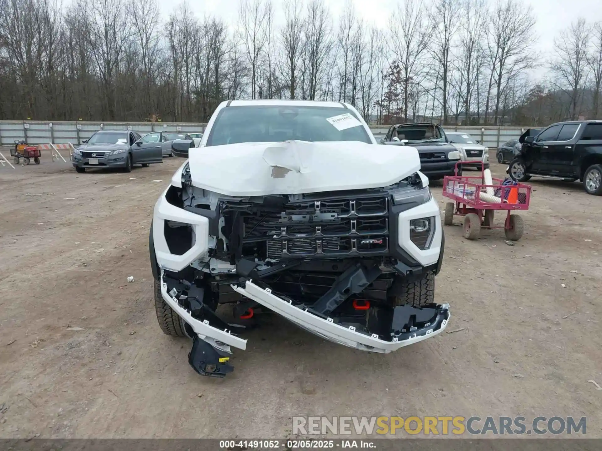 12 Photograph of a damaged car 1GTP6DEK1R1230068 GMC CANYON 2024