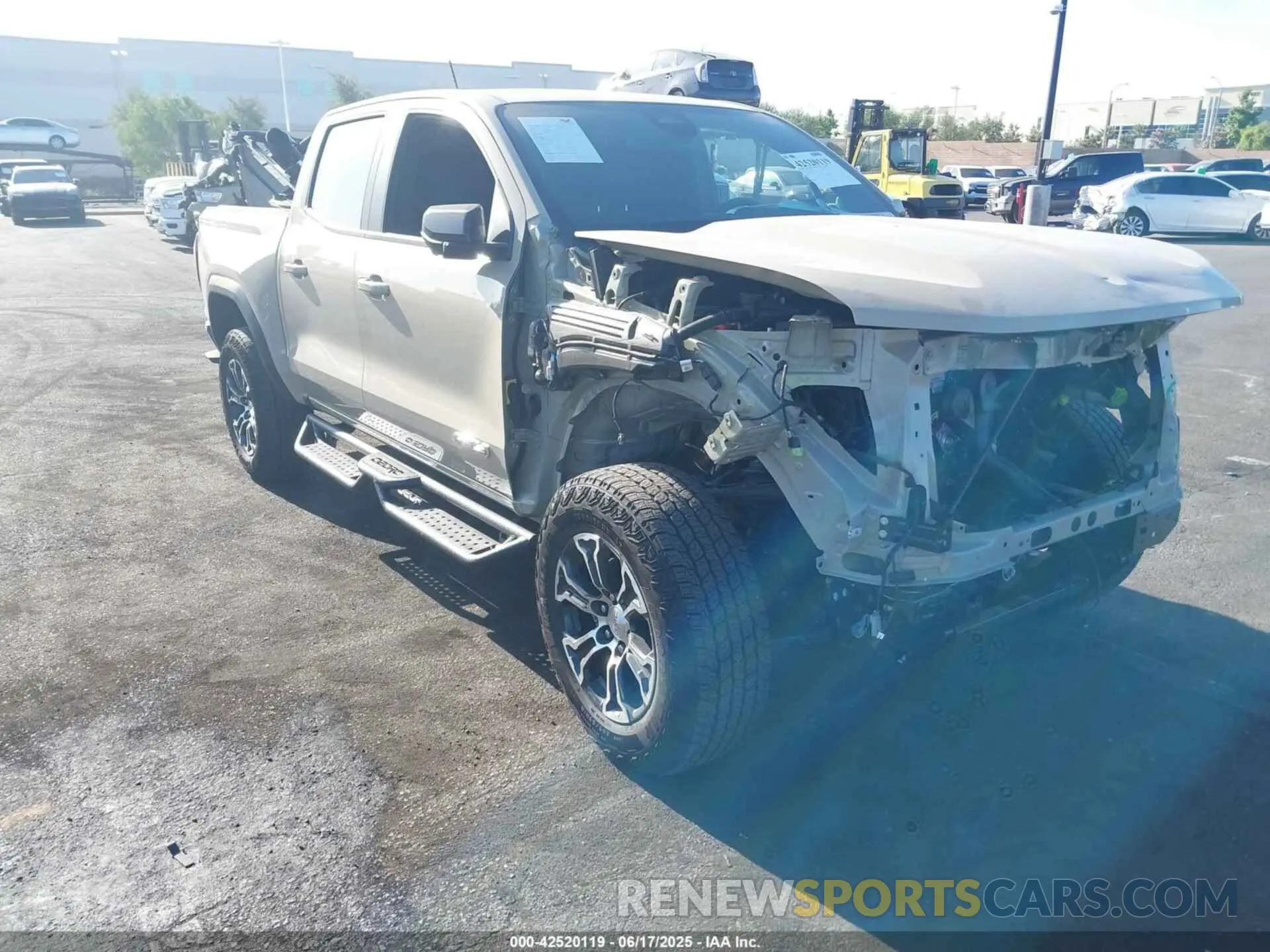1 Photograph of a damaged car 1GTP6DEK2R1115902 GMC CANYON 2024