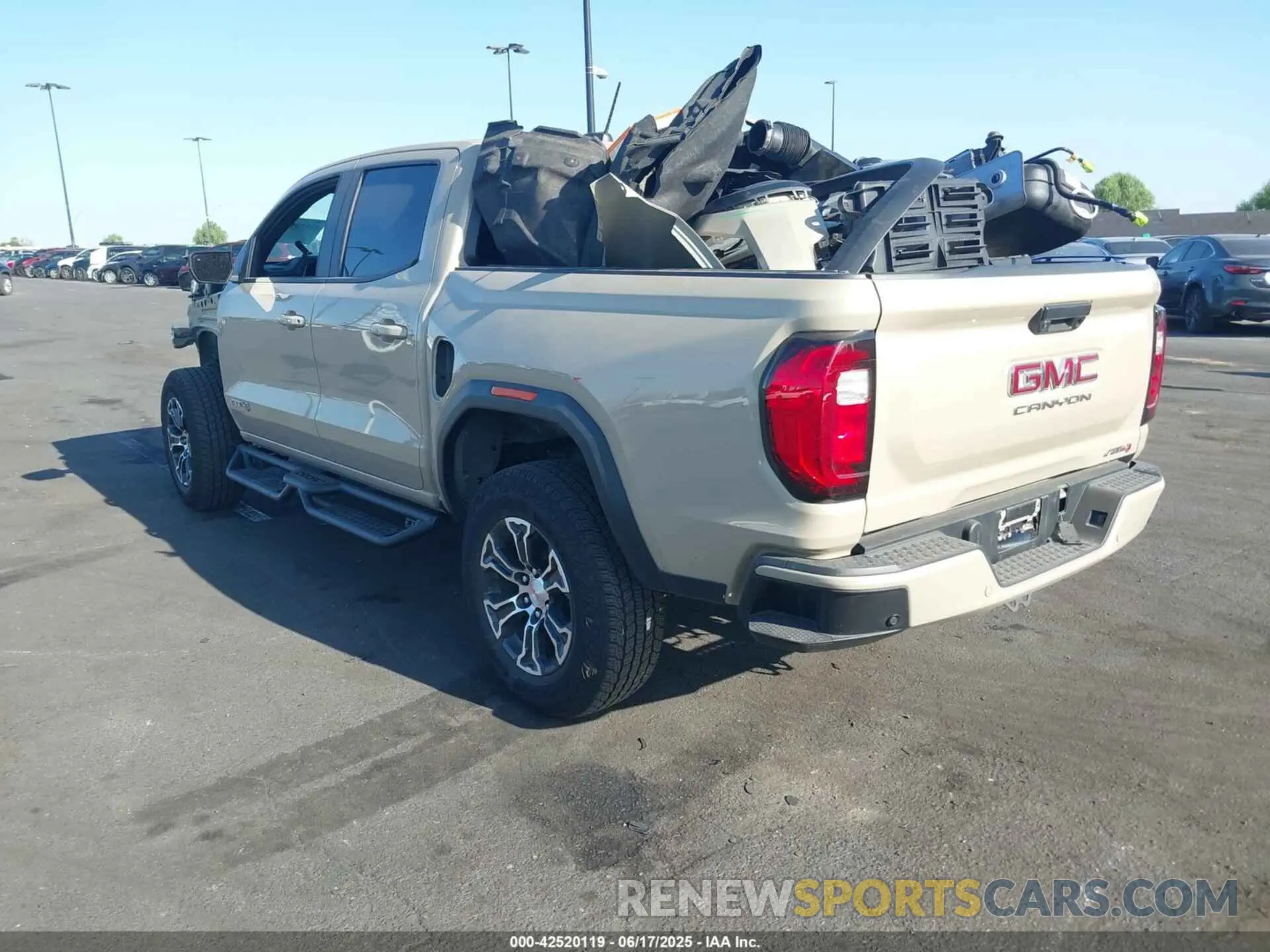 3 Photograph of a damaged car 1GTP6DEK2R1115902 GMC CANYON 2024