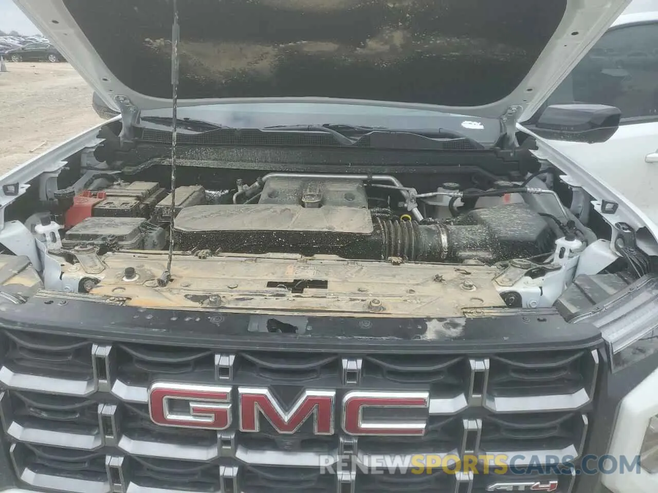 11 Photograph of a damaged car 1GTP6DEK2R1177610 GMC CANYON 2024