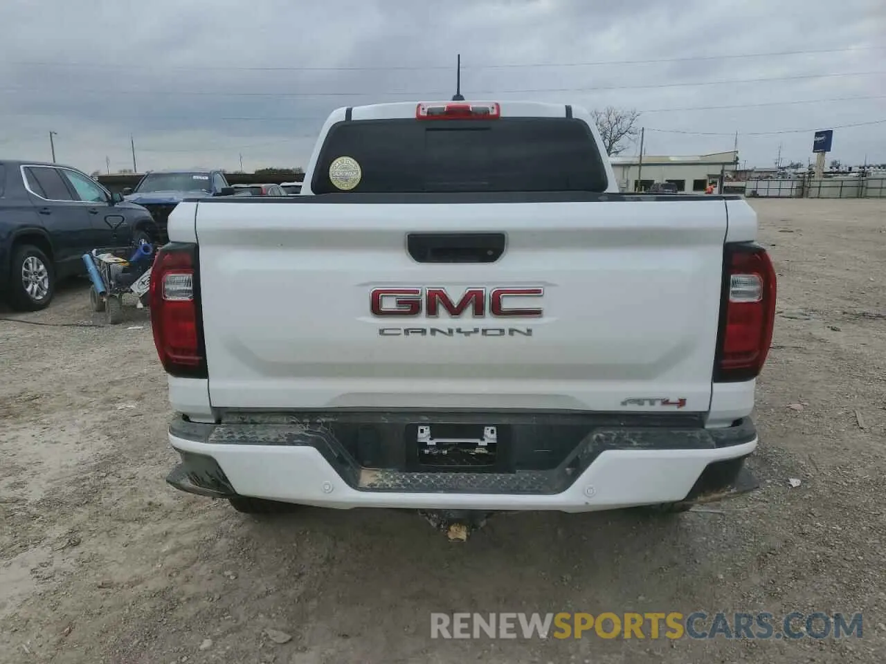 6 Photograph of a damaged car 1GTP6DEK2R1177610 GMC CANYON 2024